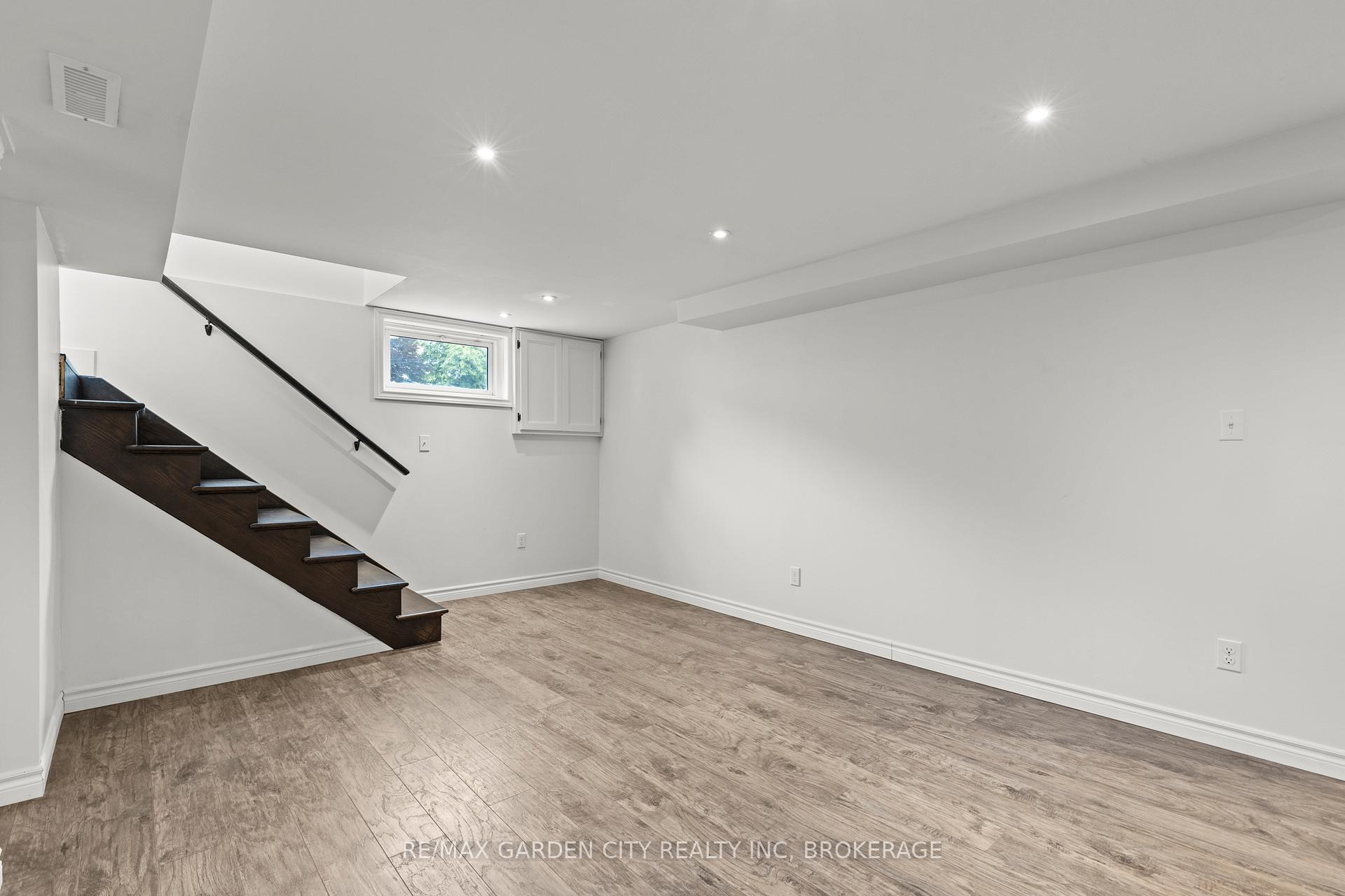 Photo 23 of 529 Bunting Road, St. Catharines, Bunting/Linwell — HOMEH