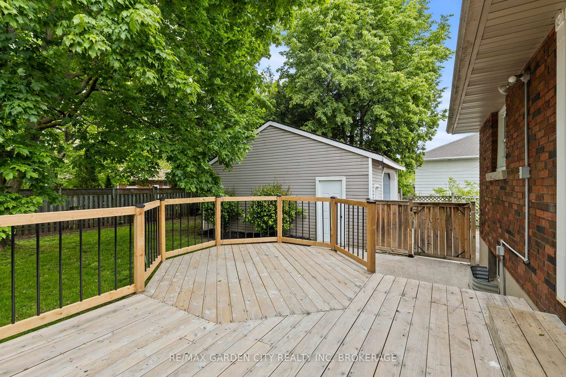 Photo 36 of 529 Bunting Road, St. Catharines, Bunting/Linwell — HOMEH