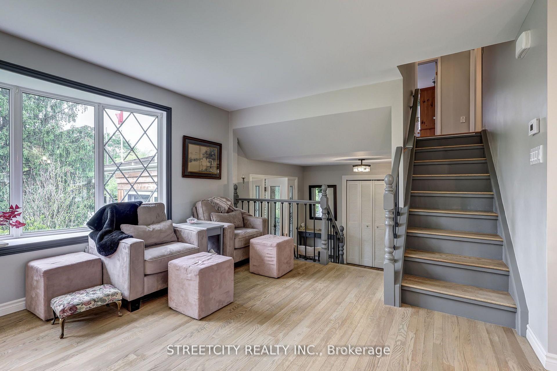 Photo 9 of 531 Elm Street, St. Thomas — HOMEH