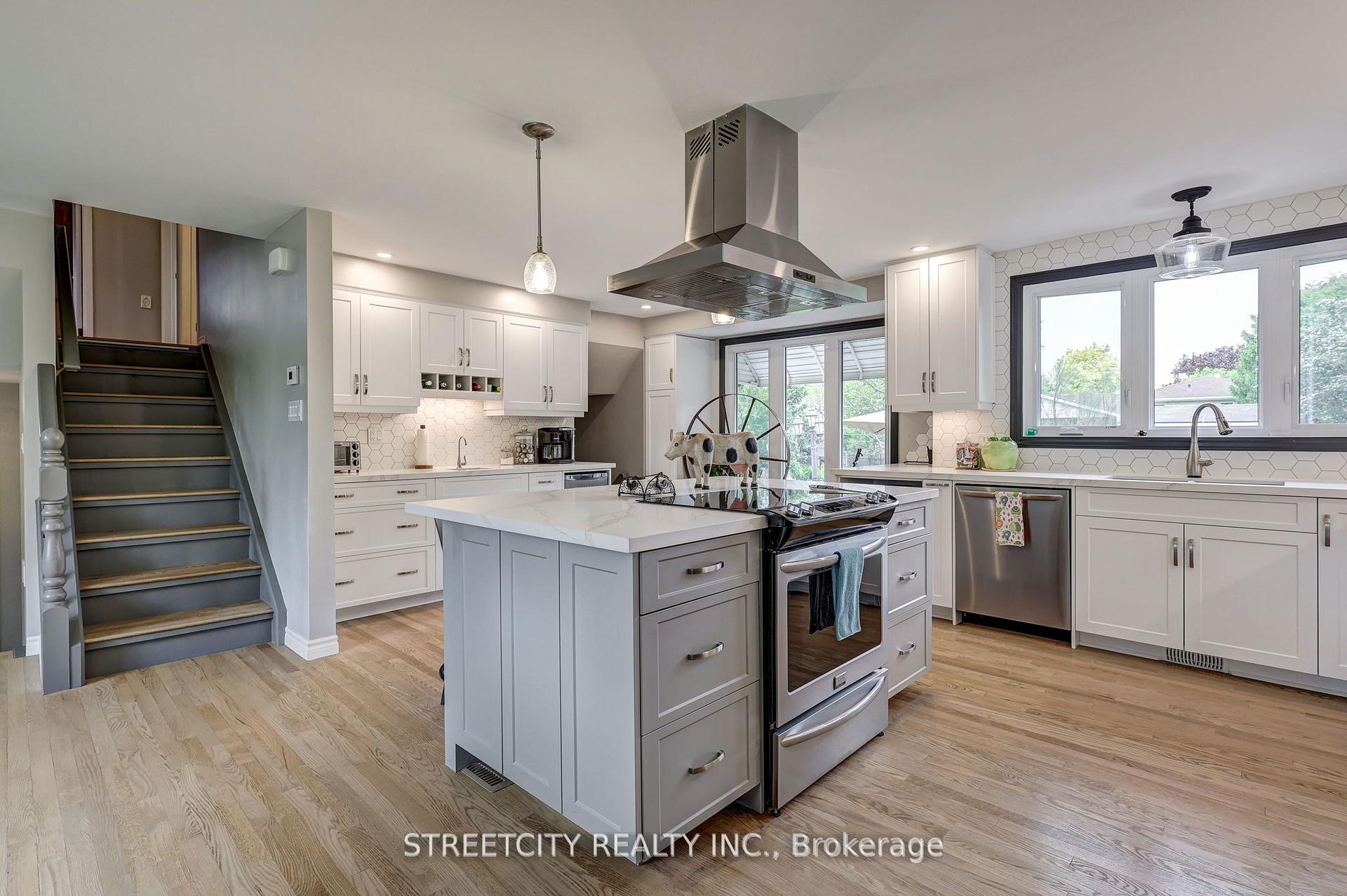 Photo 13 of 531 Elm Street, St. Thomas — HOMEH