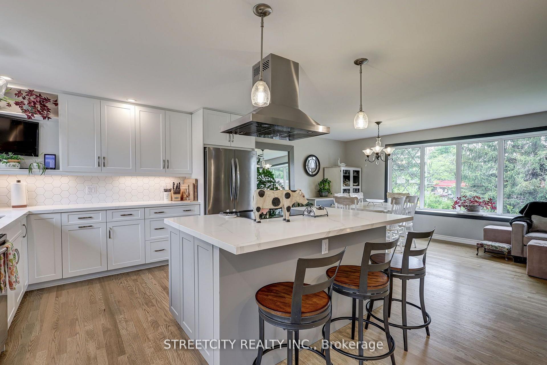 Photo 15 of 531 Elm Street, St. Thomas — HOMEH