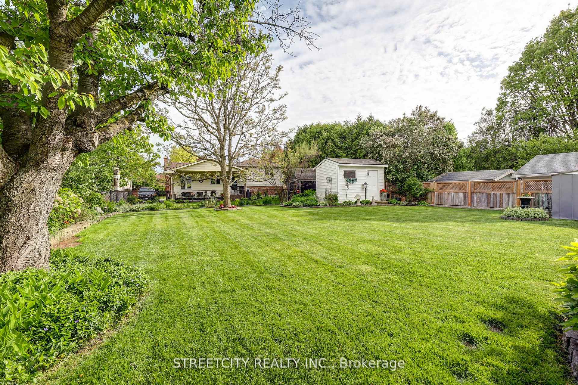 Photo 41 of 531 Elm Street, St. Thomas — HOMEH
