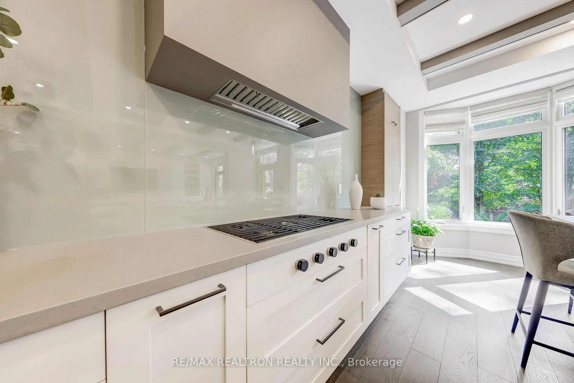 Photo 9 of 535 Brookdale Avenue, Toronto, Bedford Park-Nortown — HOMEH