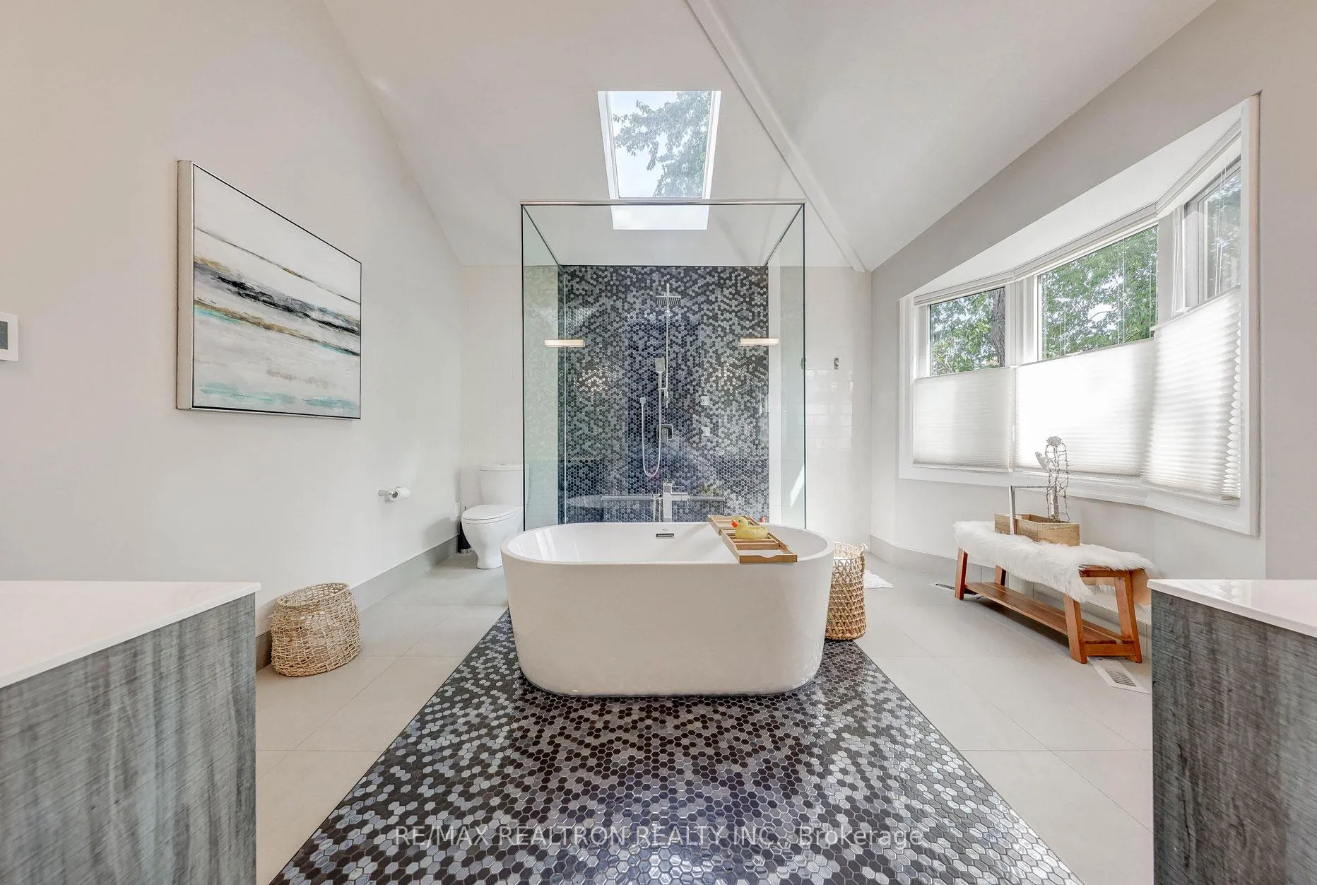 Photo 15 of 535 Brookdale Avenue, Toronto, Bedford Park-Nortown — HOMEH