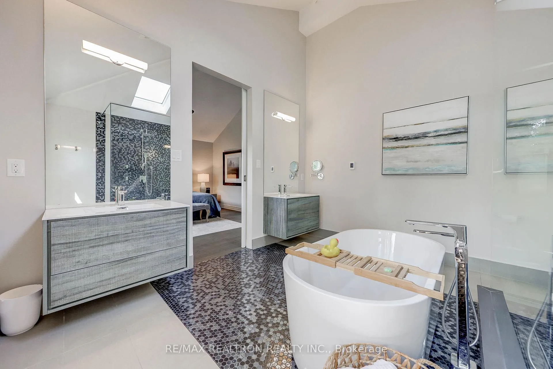 Photo 16 of 535 Brookdale Avenue, Toronto, Bedford Park-Nortown — HOMEH
