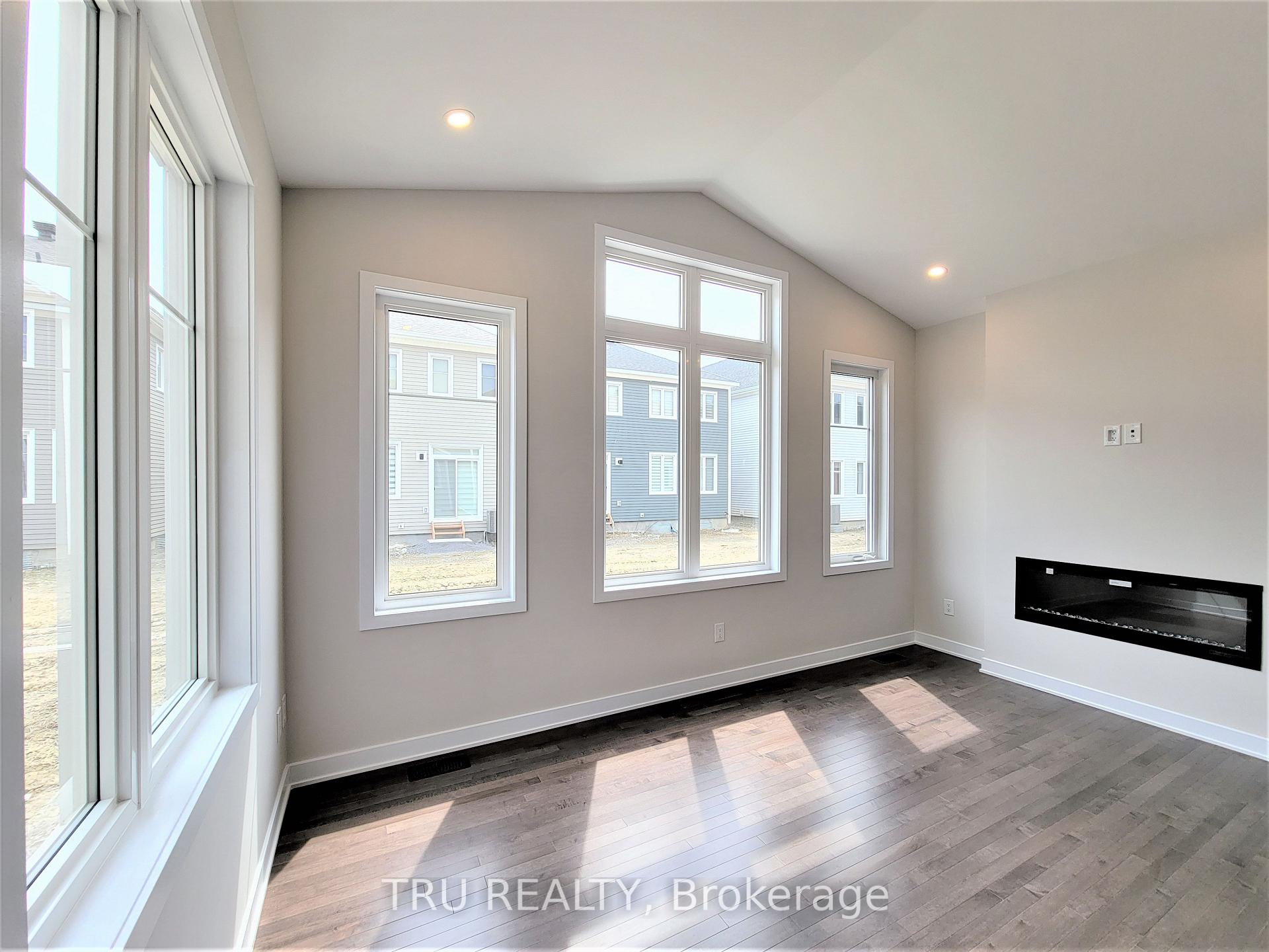 Photo 5 of 621 Terrier Circle, Ottawa, Goulbourn Twp From Franktown Rd/South To Rideau — HOMEH