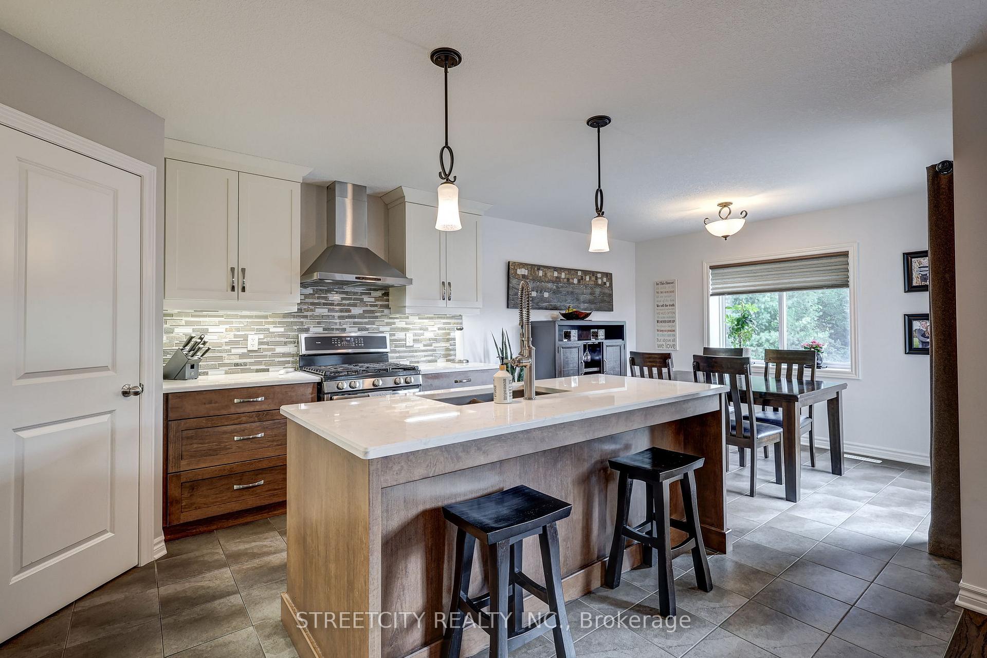 Photo 4 of 101 Peach Tree Boulevard, St. Thomas — HOMEH