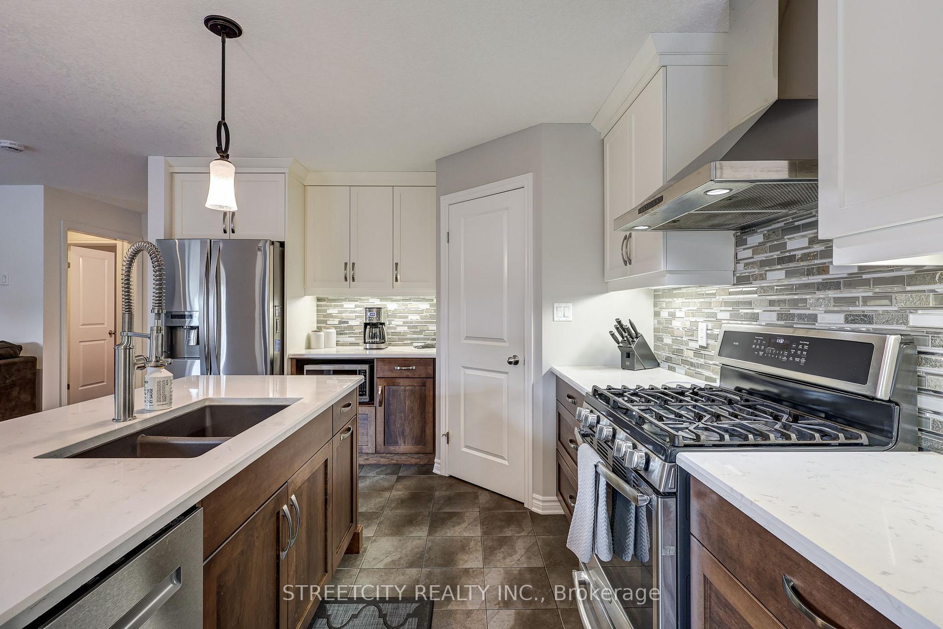 Photo 6 of 101 Peach Tree Boulevard, St. Thomas — HOMEH