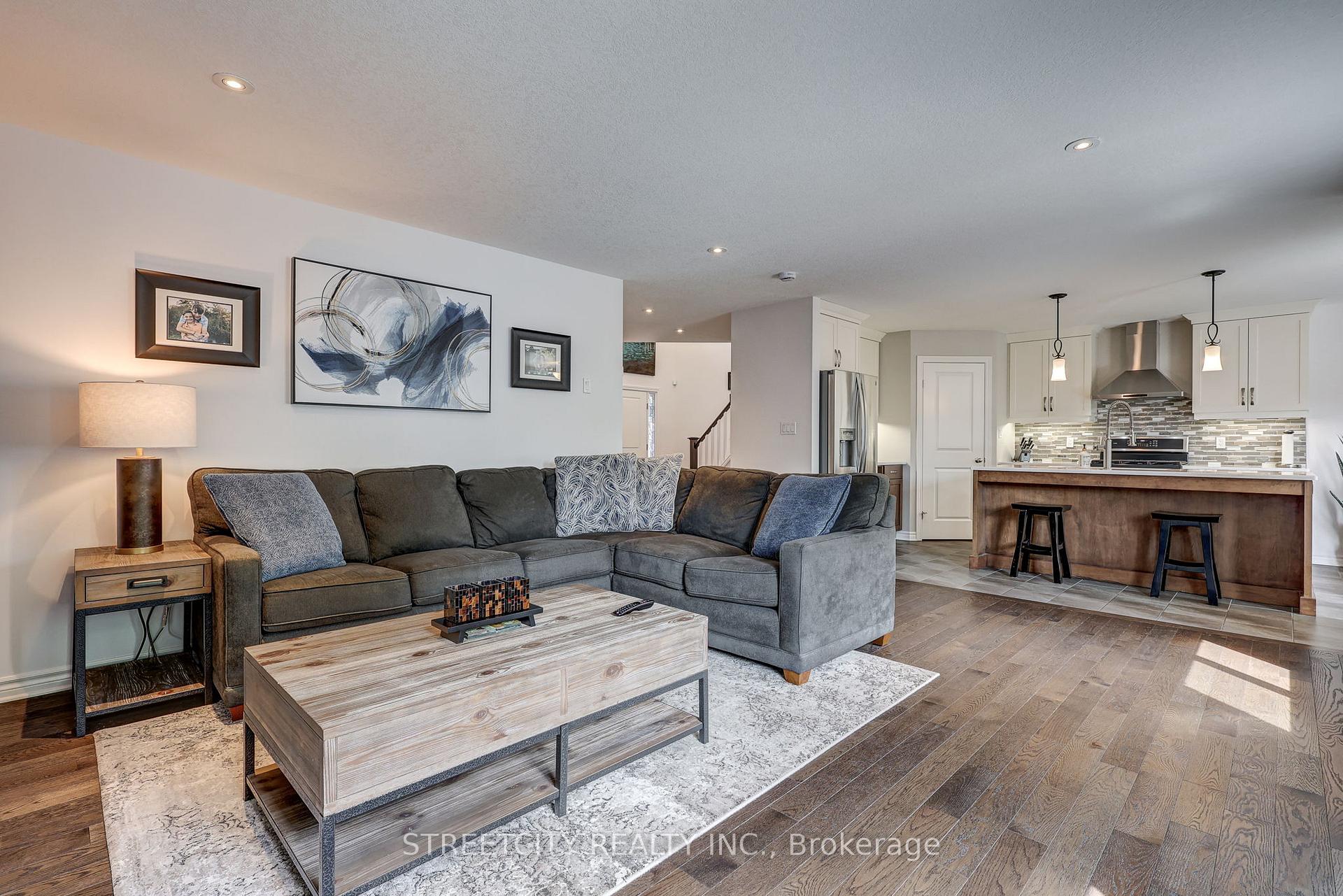 Photo 9 of 101 Peach Tree Boulevard, St. Thomas — HOMEH