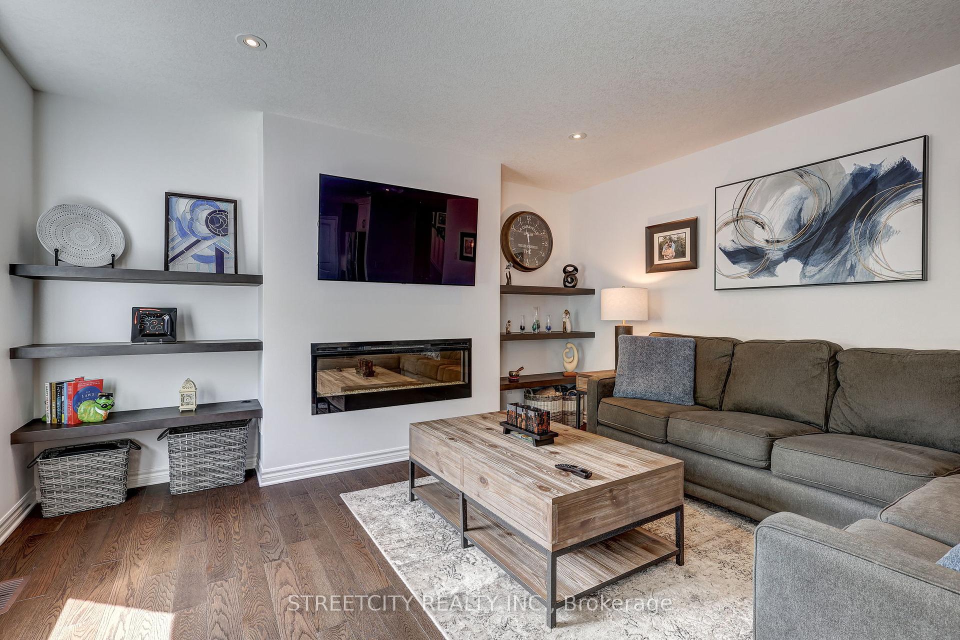 Photo 10 of 101 Peach Tree Boulevard, St. Thomas — HOMEH