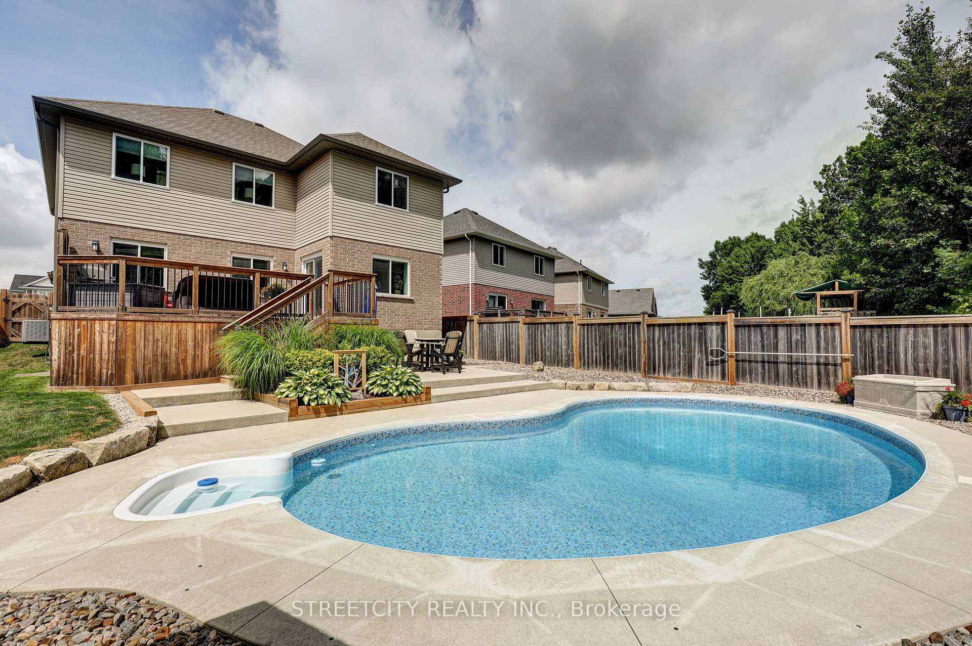 Photo 28 of 101 Peach Tree Boulevard, St. Thomas — HOMEH