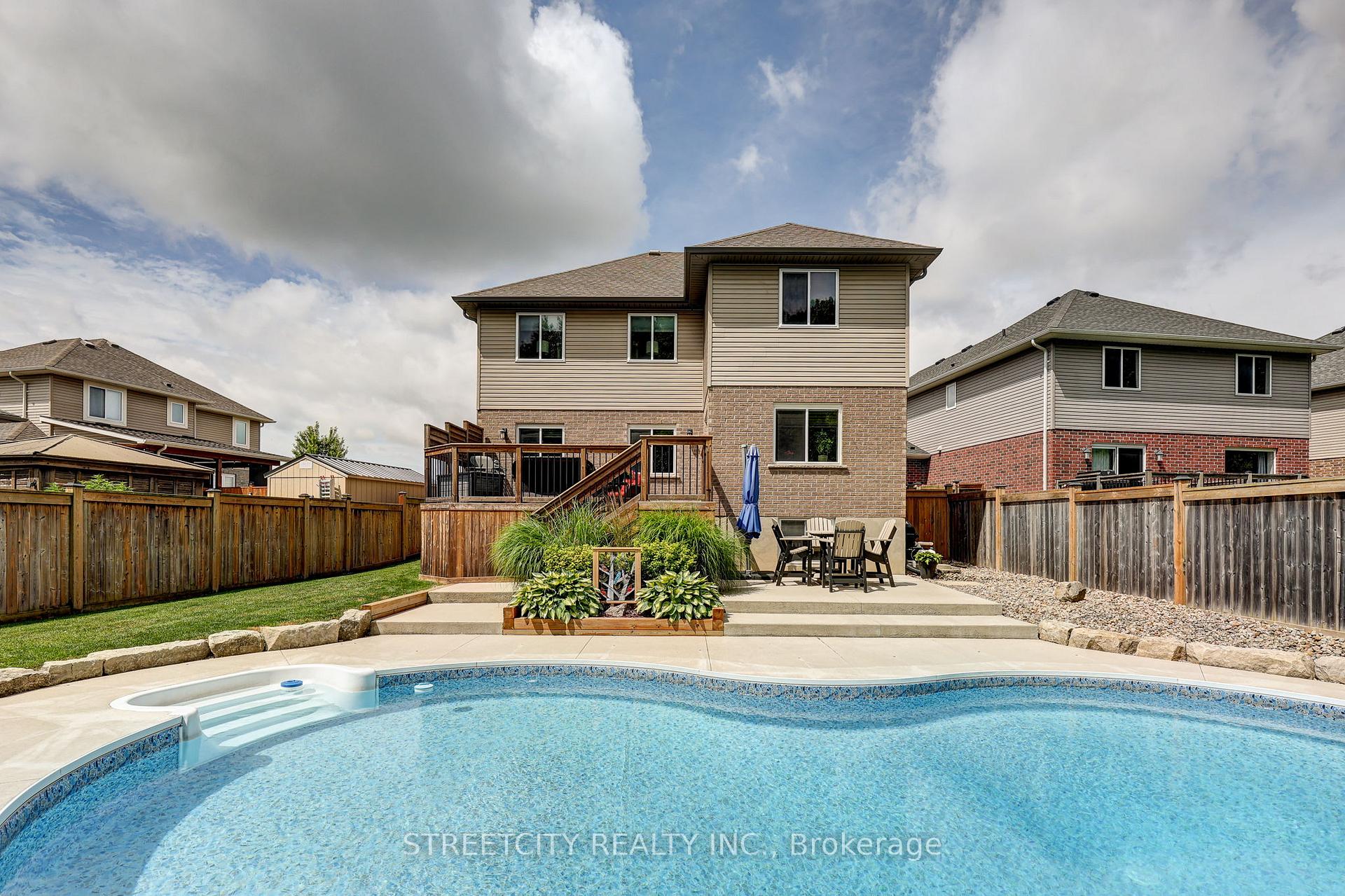 Photo 40 of 101 Peach Tree Boulevard, St. Thomas — HOMEH