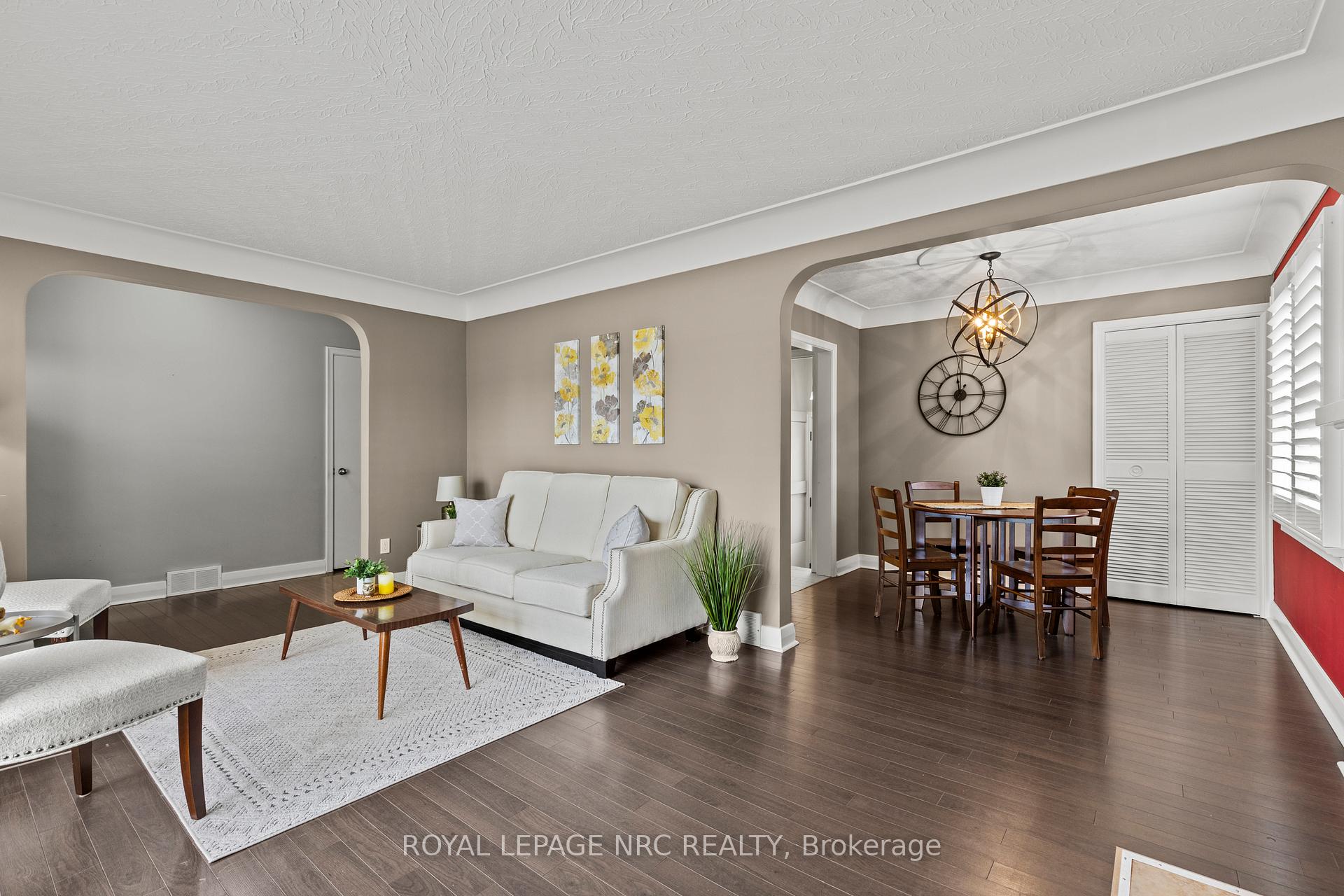 Photo 8 of 10 Whiteoak Drive, St. Catharines, Bunting/Linwell — HOMEH