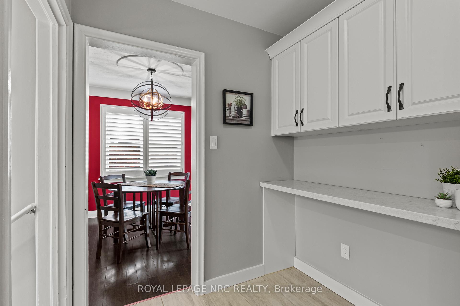 Photo 11 of 10 Whiteoak Drive, St. Catharines, Bunting/Linwell — HOMEH