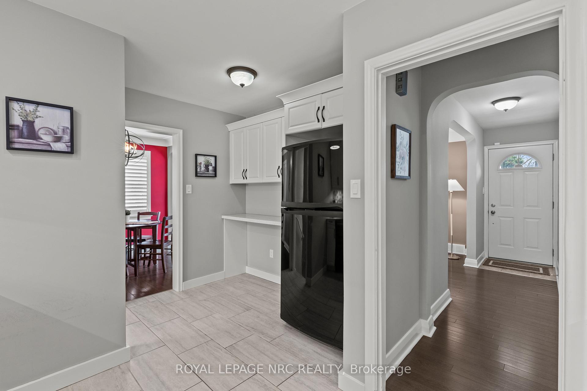 Photo 14 of 10 Whiteoak Drive, St. Catharines, Bunting/Linwell — HOMEH