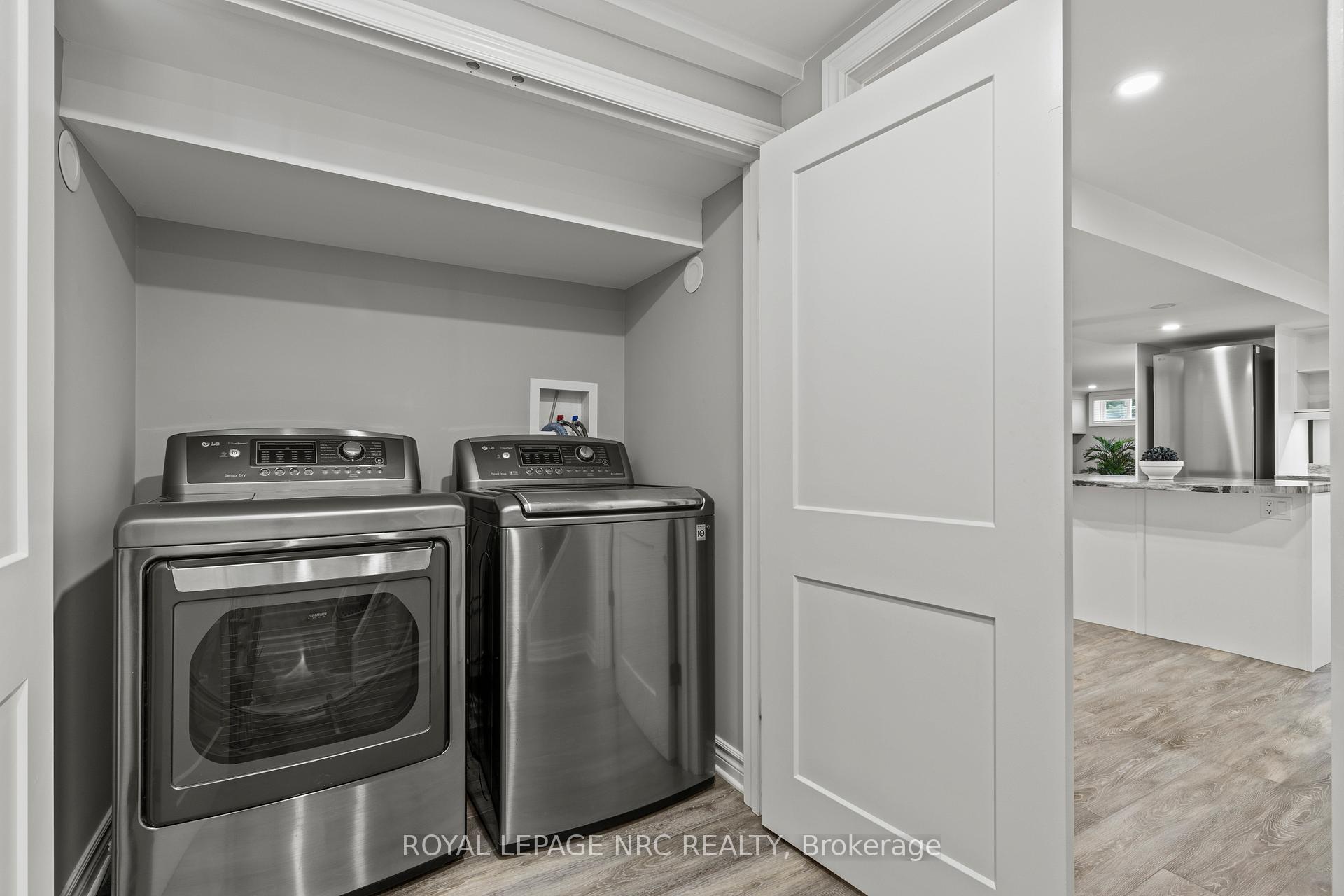Photo 20 of 10 Whiteoak Drive, St. Catharines, Bunting/Linwell — HOMEH