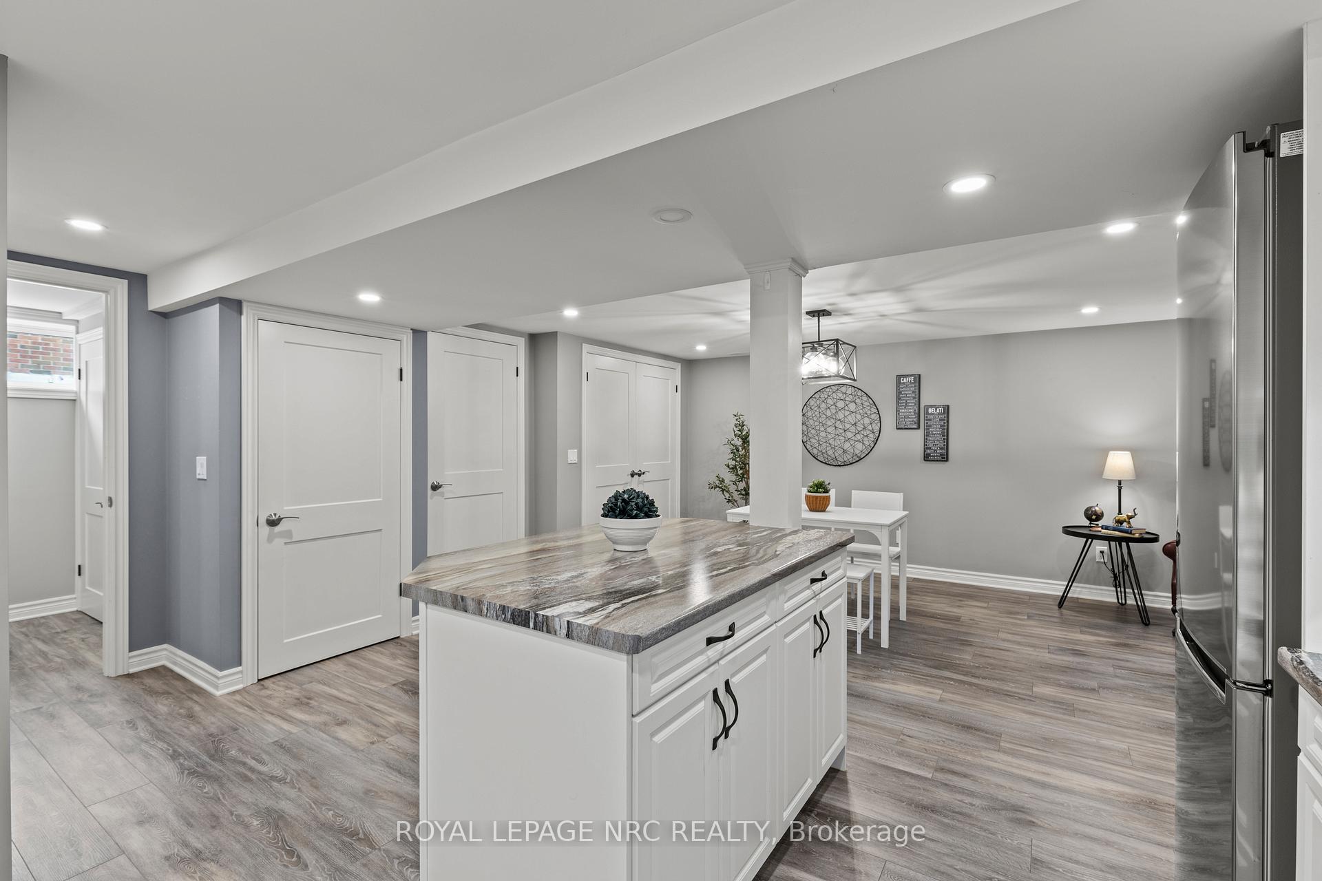 Photo 24 of 10 Whiteoak Drive, St. Catharines, Bunting/Linwell — HOMEH