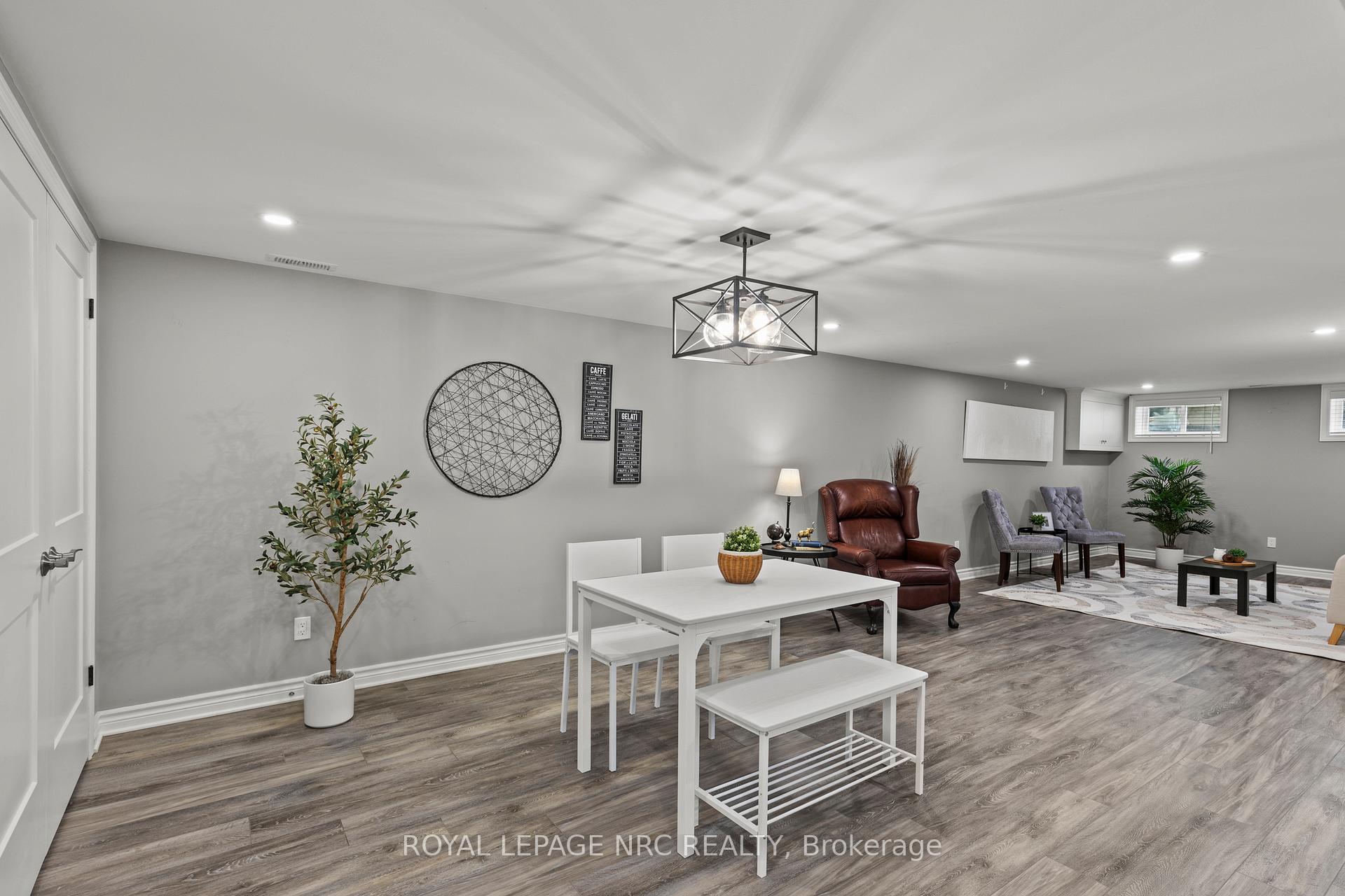 Photo 25 of 10 Whiteoak Drive, St. Catharines, Bunting/Linwell — HOMEH