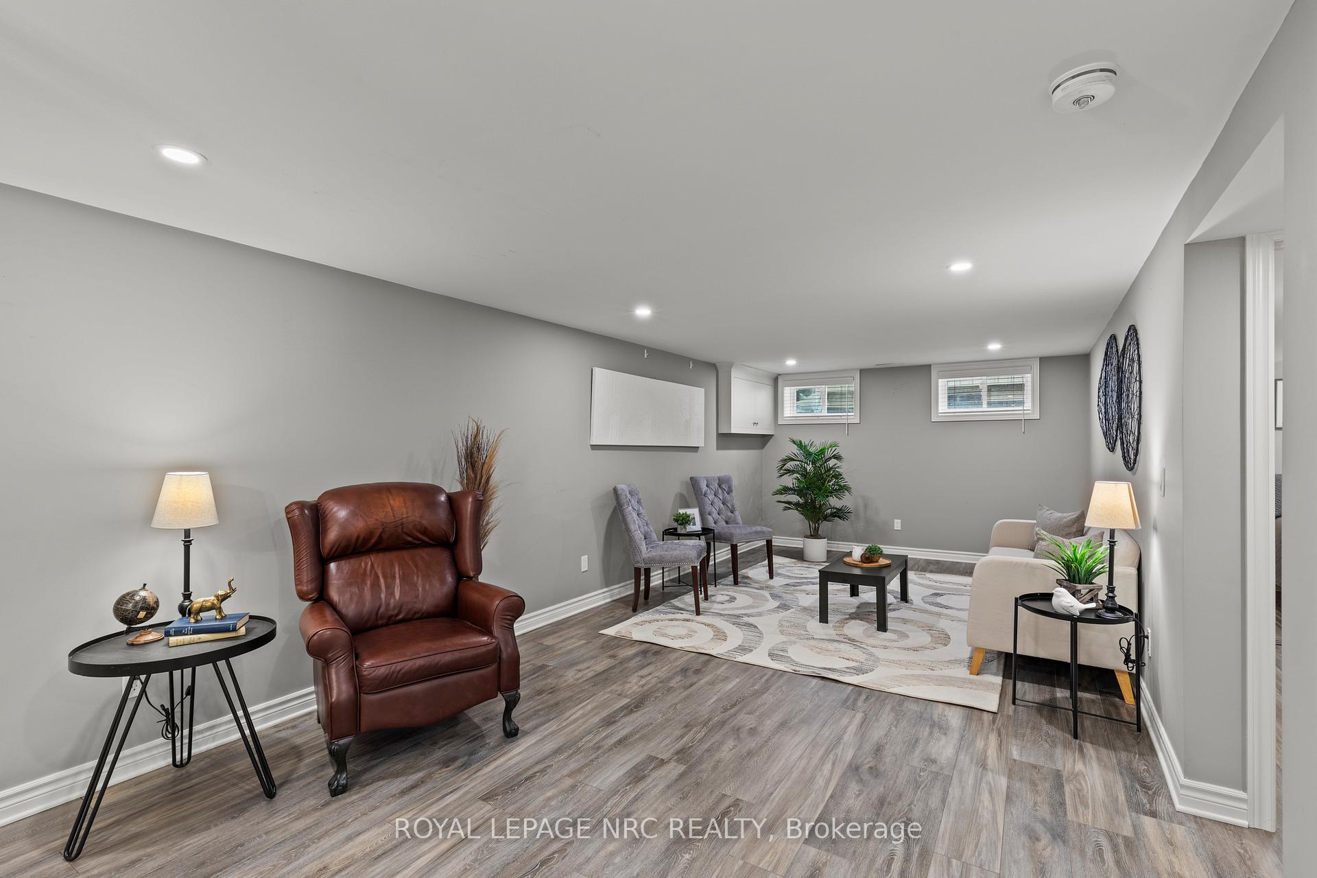 Photo 26 of 10 Whiteoak Drive, St. Catharines, Bunting/Linwell — HOMEH