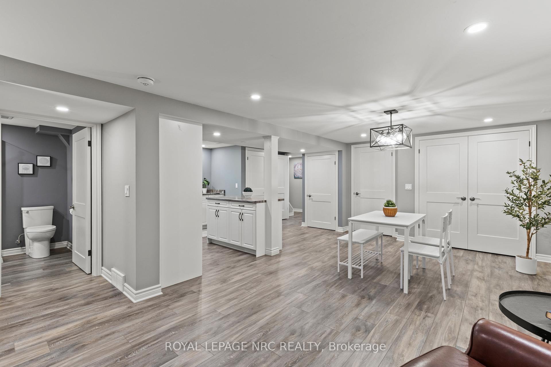 Photo 29 of 10 Whiteoak Drive, St. Catharines, Bunting/Linwell — HOMEH