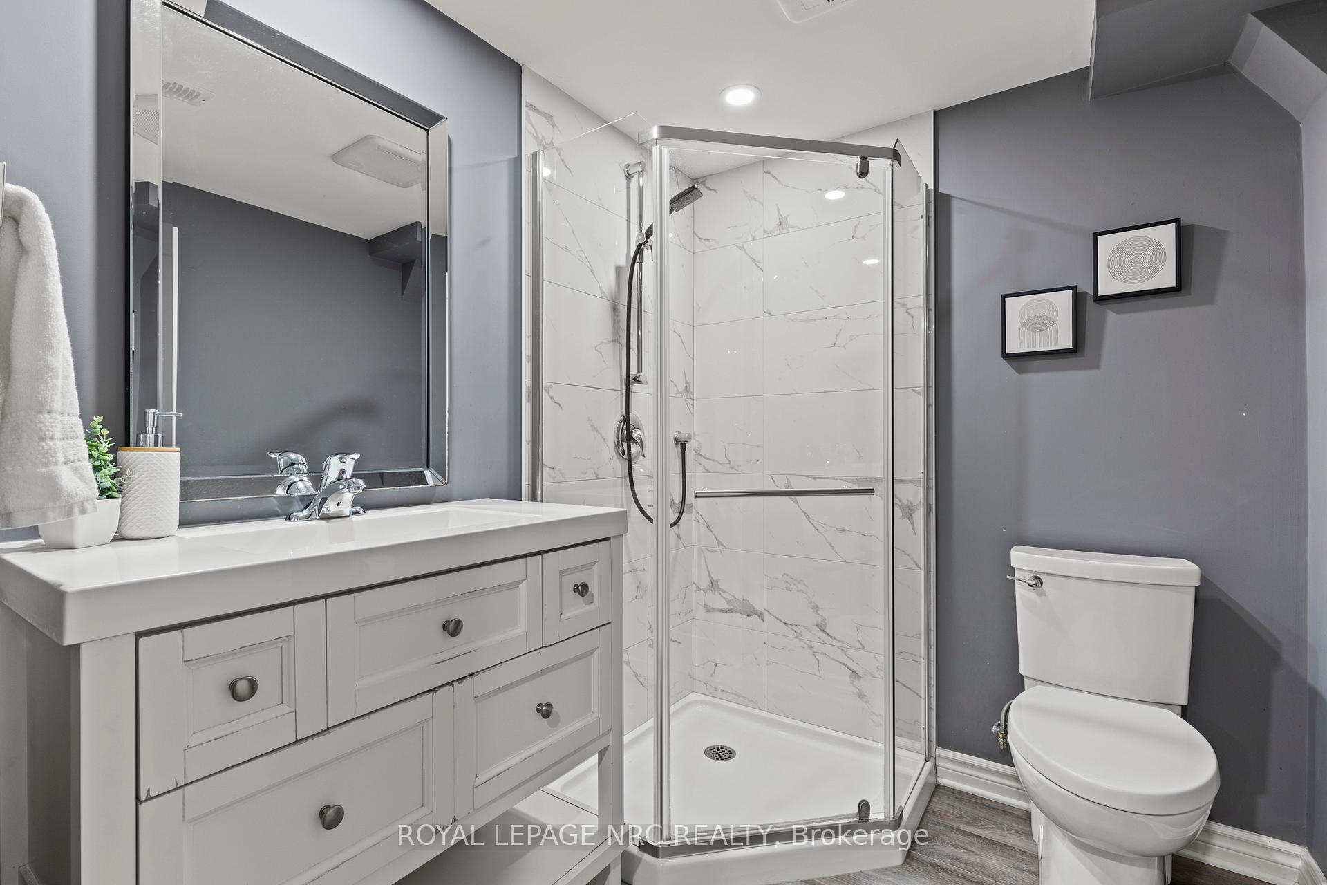 Photo 30 of 10 Whiteoak Drive, St. Catharines, Bunting/Linwell — HOMEH