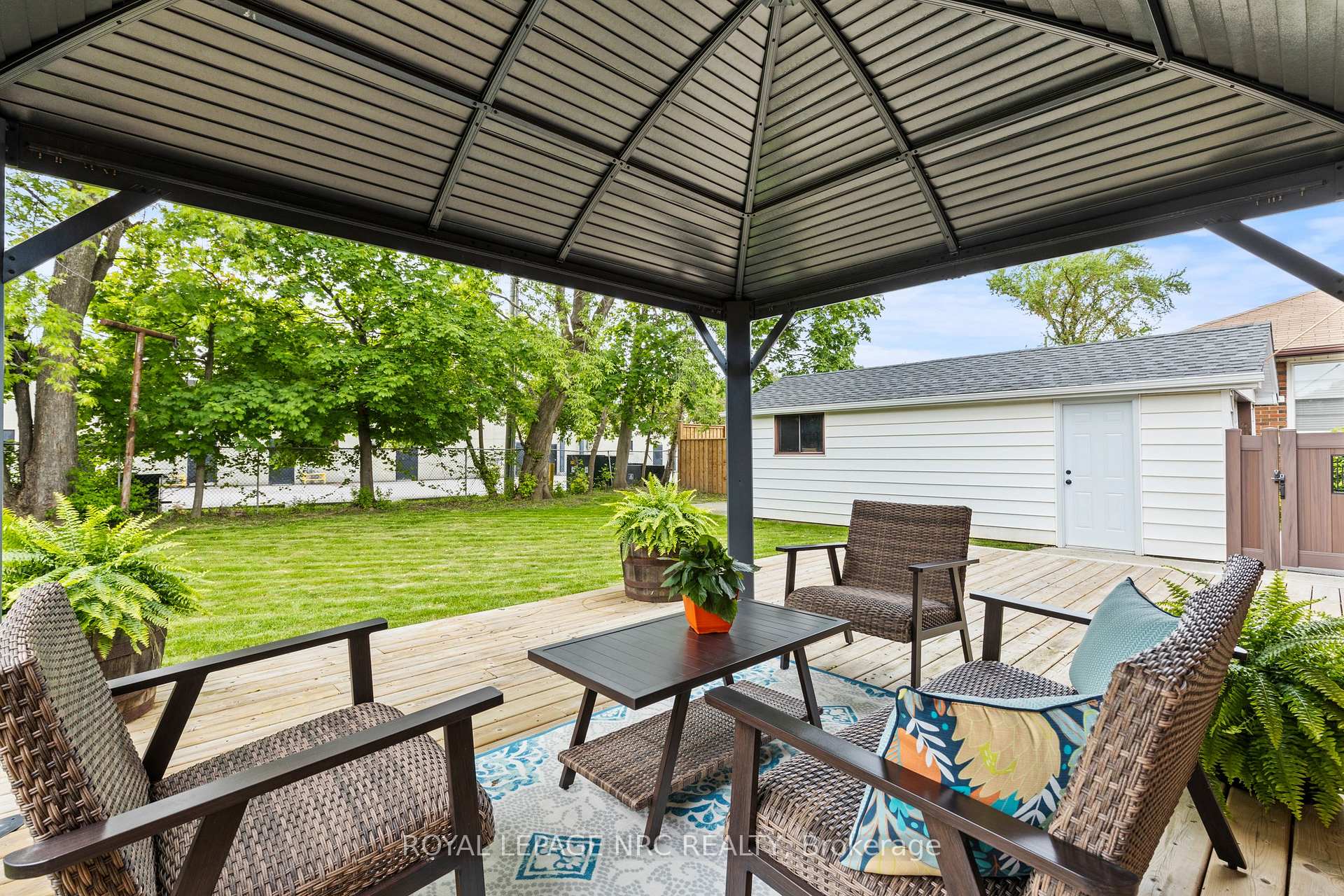Photo 34 of 10 Whiteoak Drive, St. Catharines, Bunting/Linwell — HOMEH