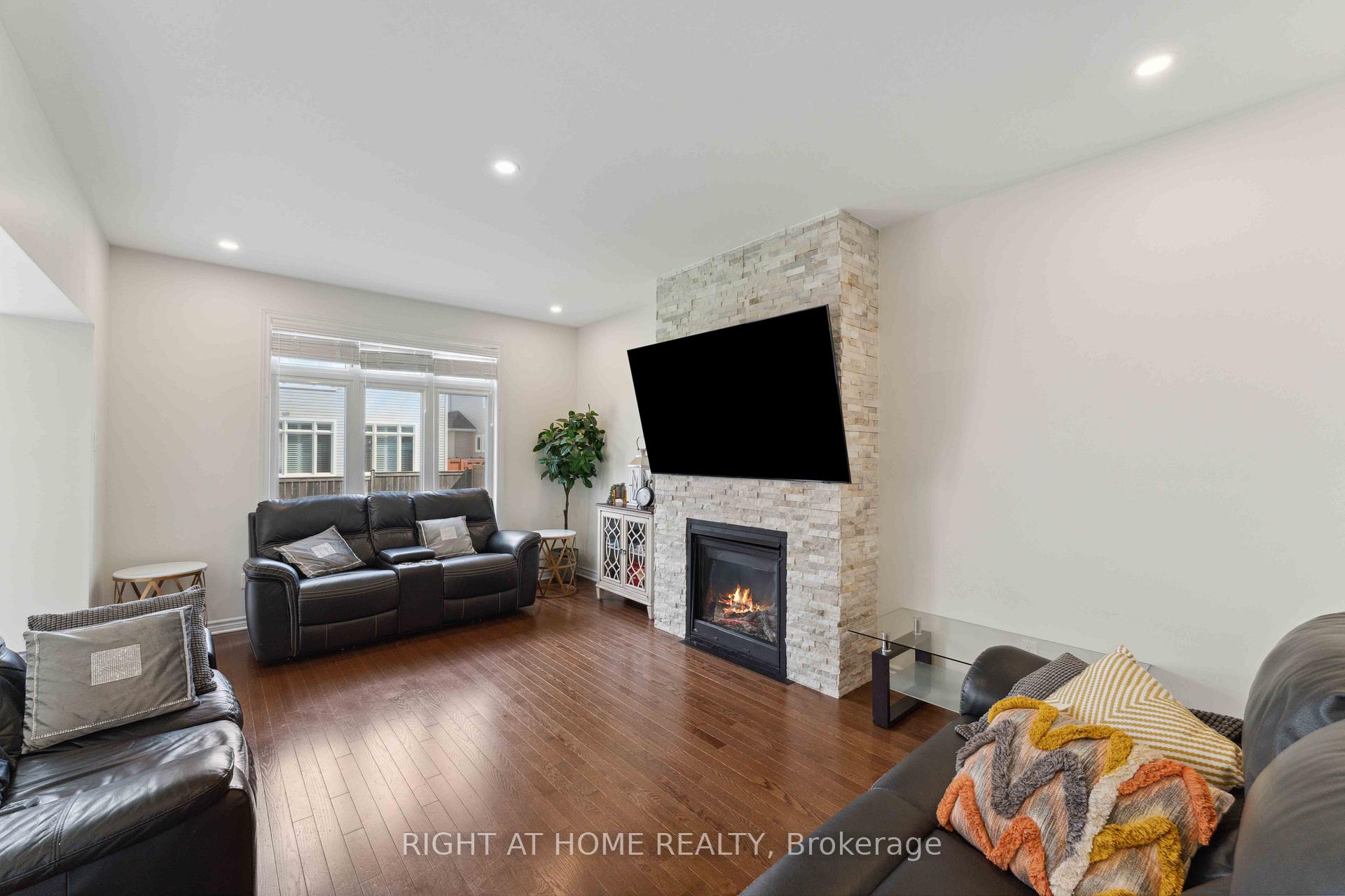 Photo 7 of 1868 Maple Grove Road, Ottawa, Stittsville (North) — HOMEH