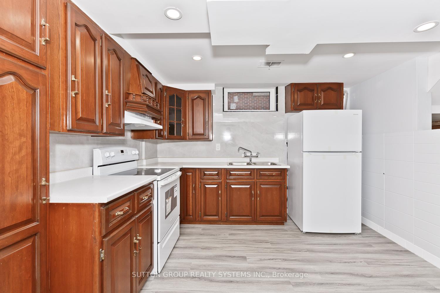 Photo 2 of Unit Lower, 108 Townline Road W, St. Catharines, Burleigh Hill — HOMEH