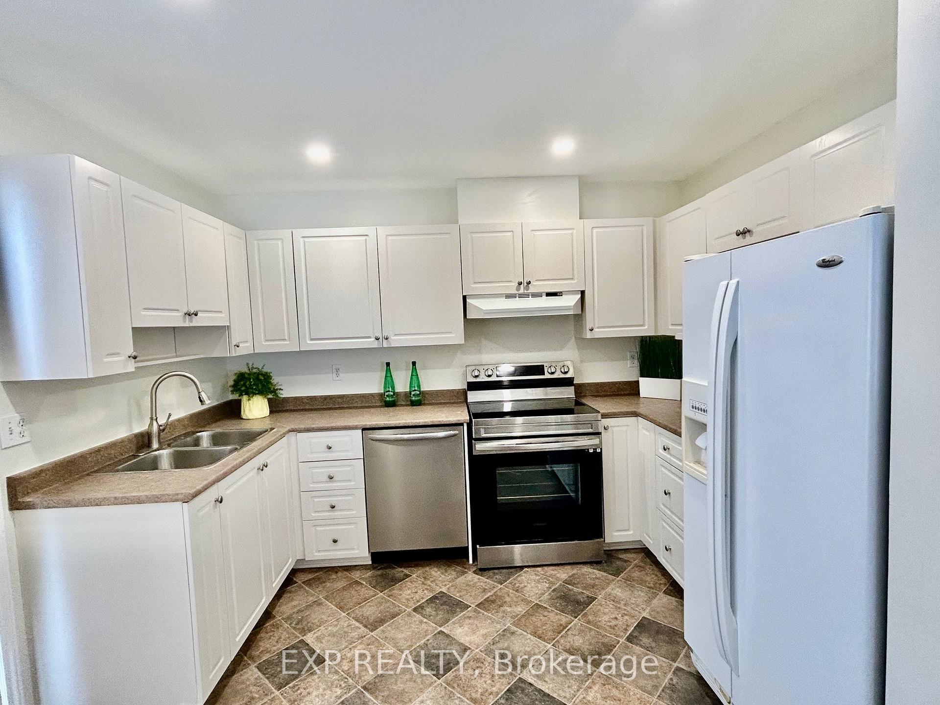 Photo 14 of 15 Amy Street, Ottawa, Stittsville (Central) — HOMEH