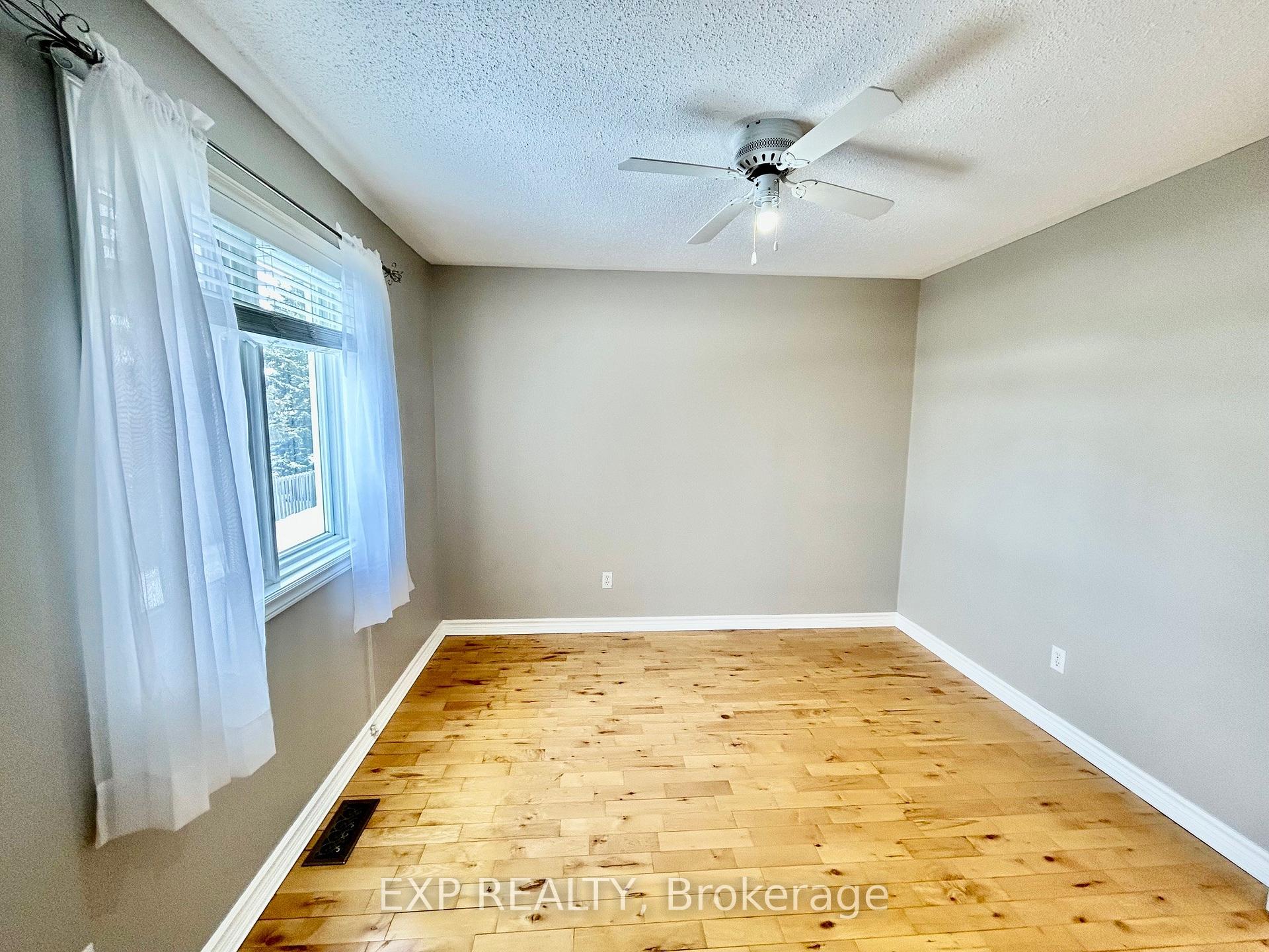 Photo 24 of 15 Amy Street, Ottawa, Stittsville (Central) — HOMEH