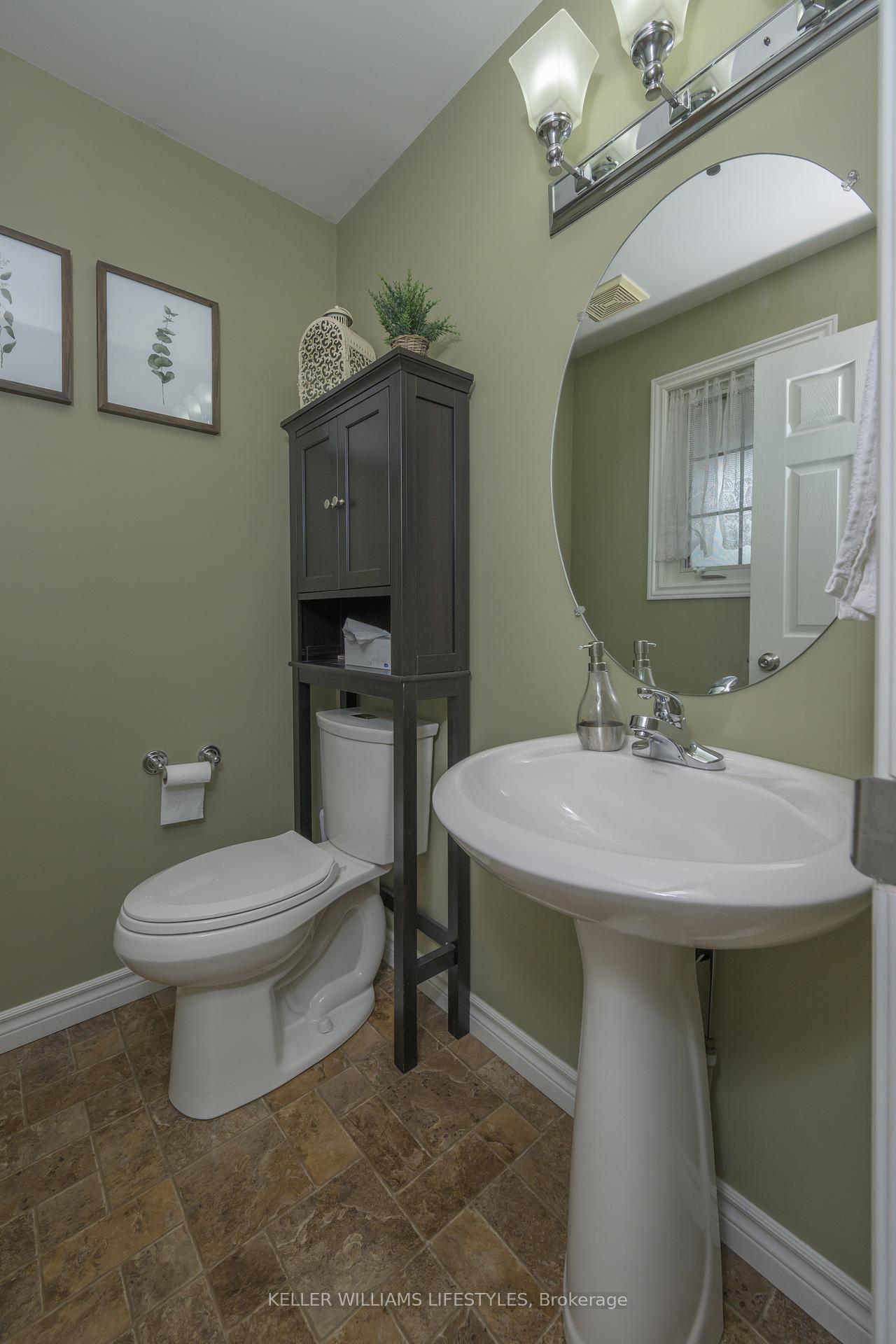 Photo 7 of 11 Southgate Parkway, St. Thomas — HOMEH