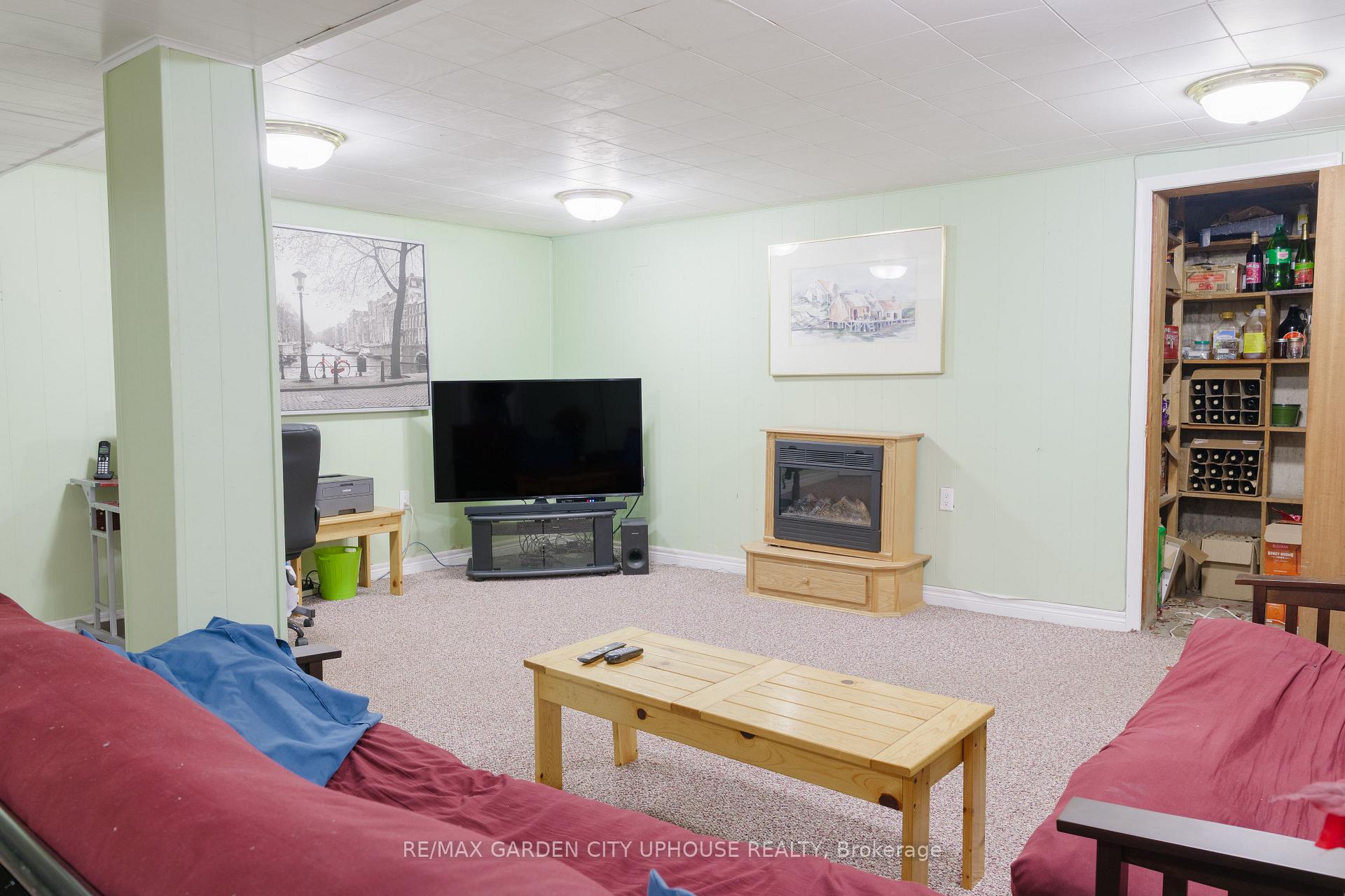 Photo 11 of 23 Baker Road, St. Catharines, Vine/Linwell — HOMEH