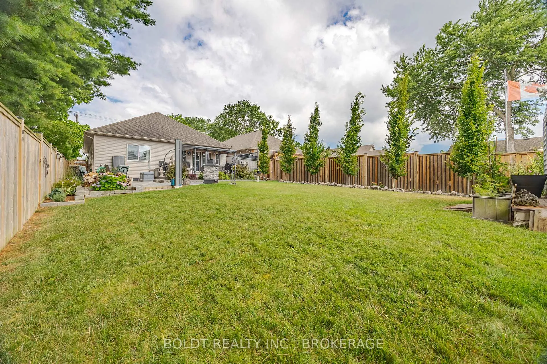 Photo 36 of 1127 Pelham Street, Pelham, Fonthill — HOMEH
