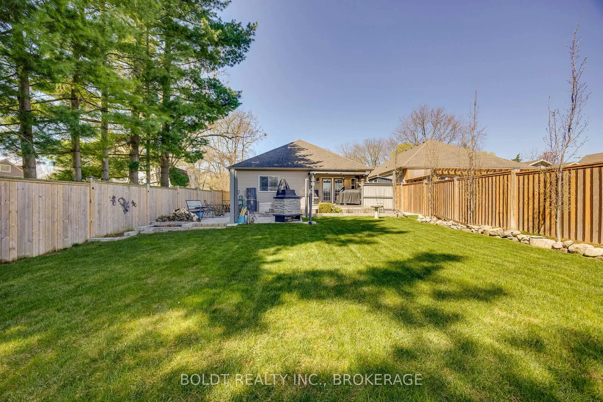 Photo 38 of 1127 Pelham Street, Pelham, Fonthill — HOMEH