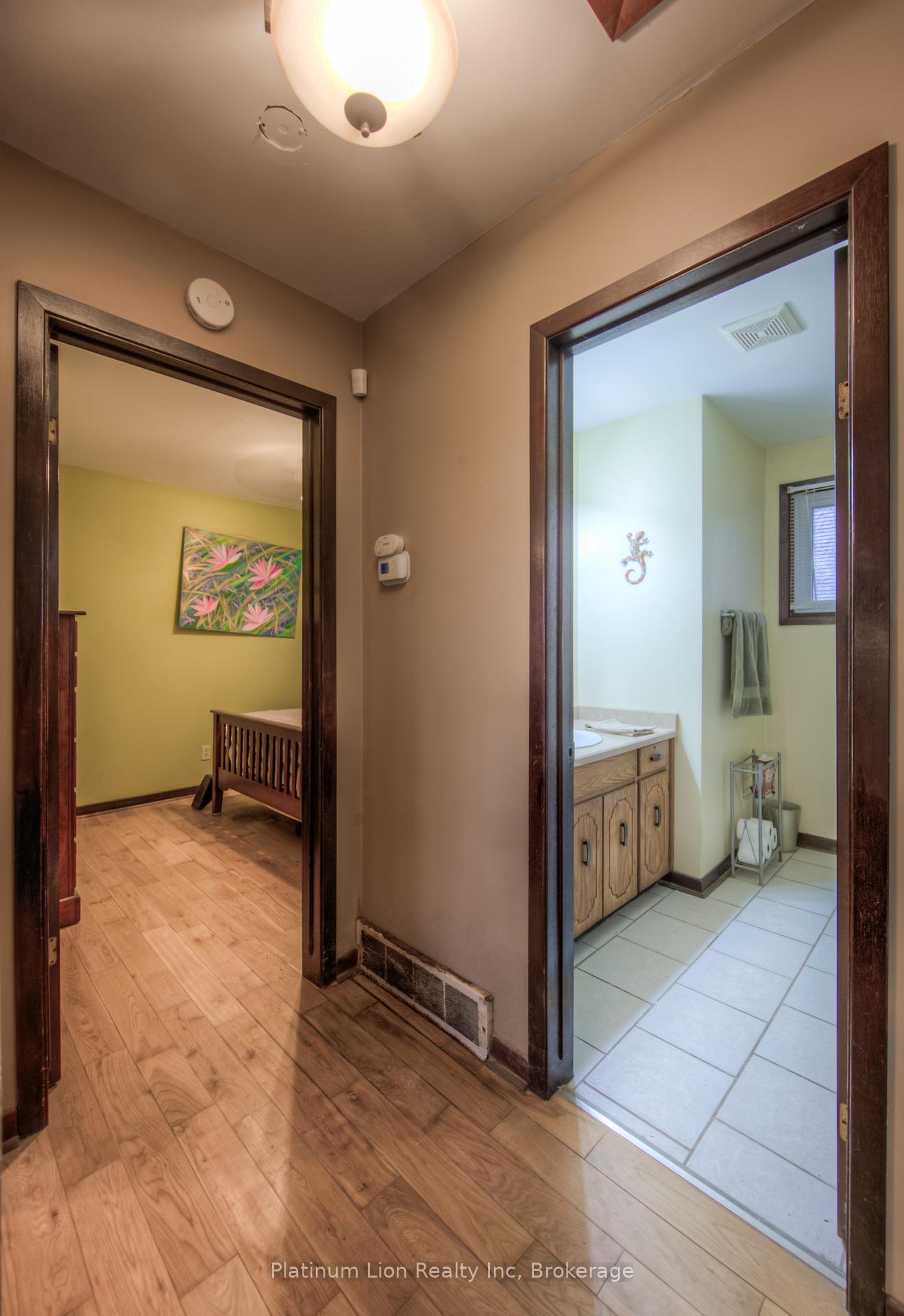 Photo 16 of 22 Battersea Avenue, St. Catharines, Secord Woods — HOMEH