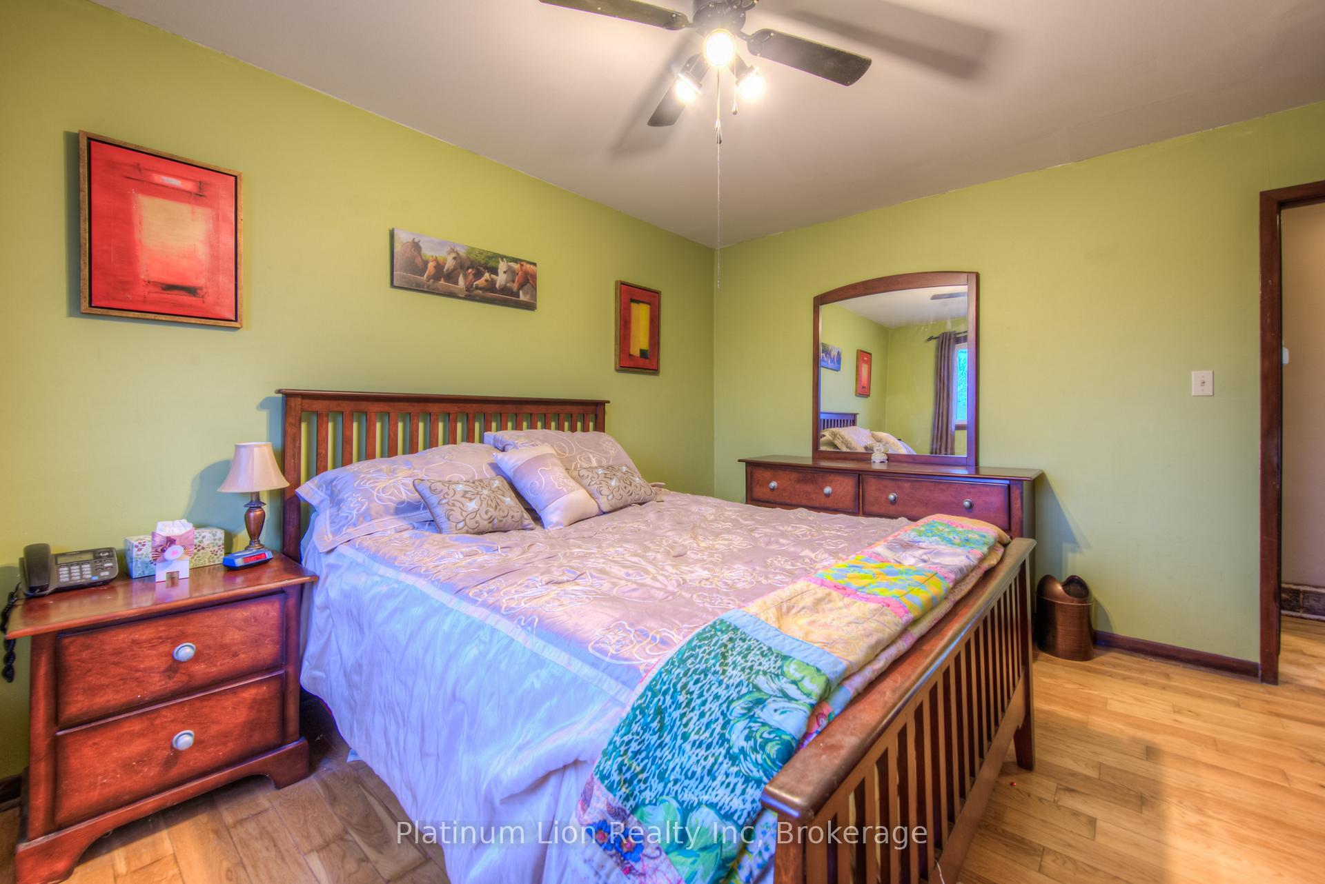 Photo 19 of 22 Battersea Avenue, St. Catharines, Secord Woods — HOMEH