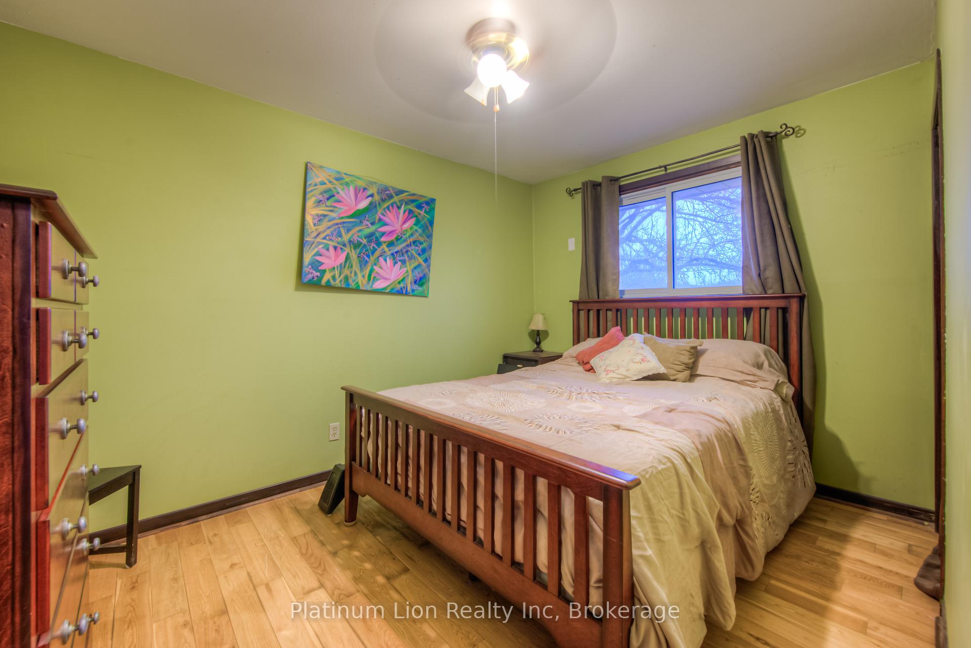 Photo 20 of 22 Battersea Avenue, St. Catharines, Secord Woods — HOMEH