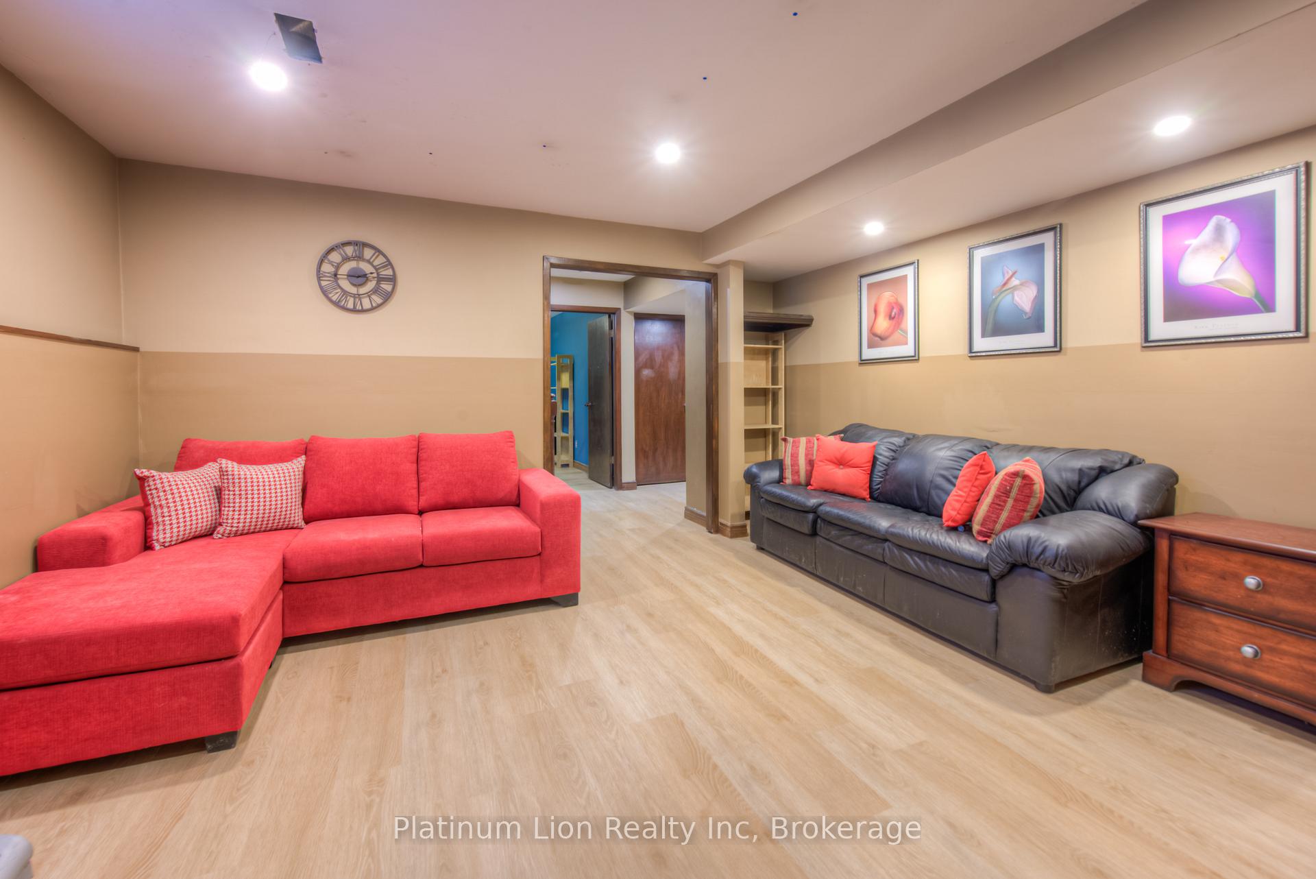 Photo 24 of 22 Battersea Avenue, St. Catharines, Secord Woods — HOMEH