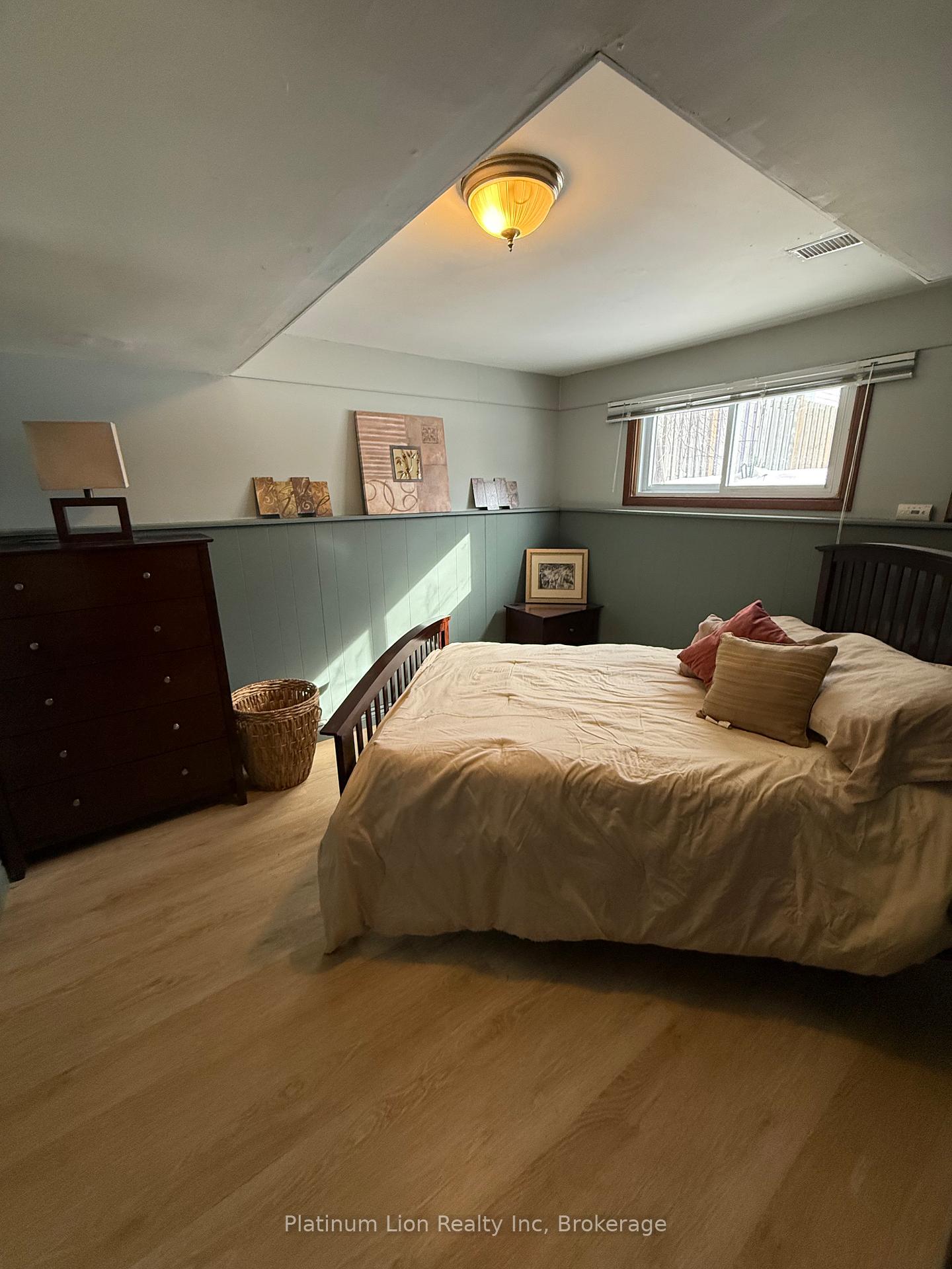 Photo 26 of 22 Battersea Avenue, St. Catharines, Secord Woods — HOMEH