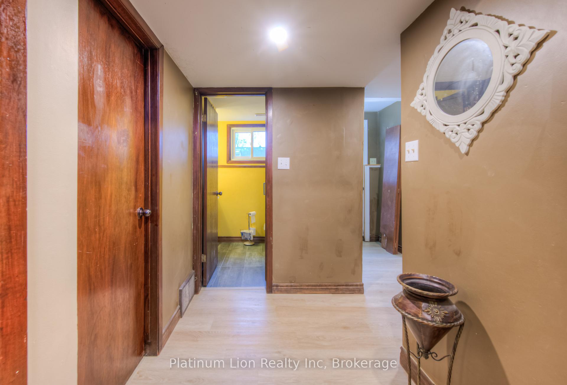 Photo 29 of 22 Battersea Avenue, St. Catharines, Secord Woods — HOMEH