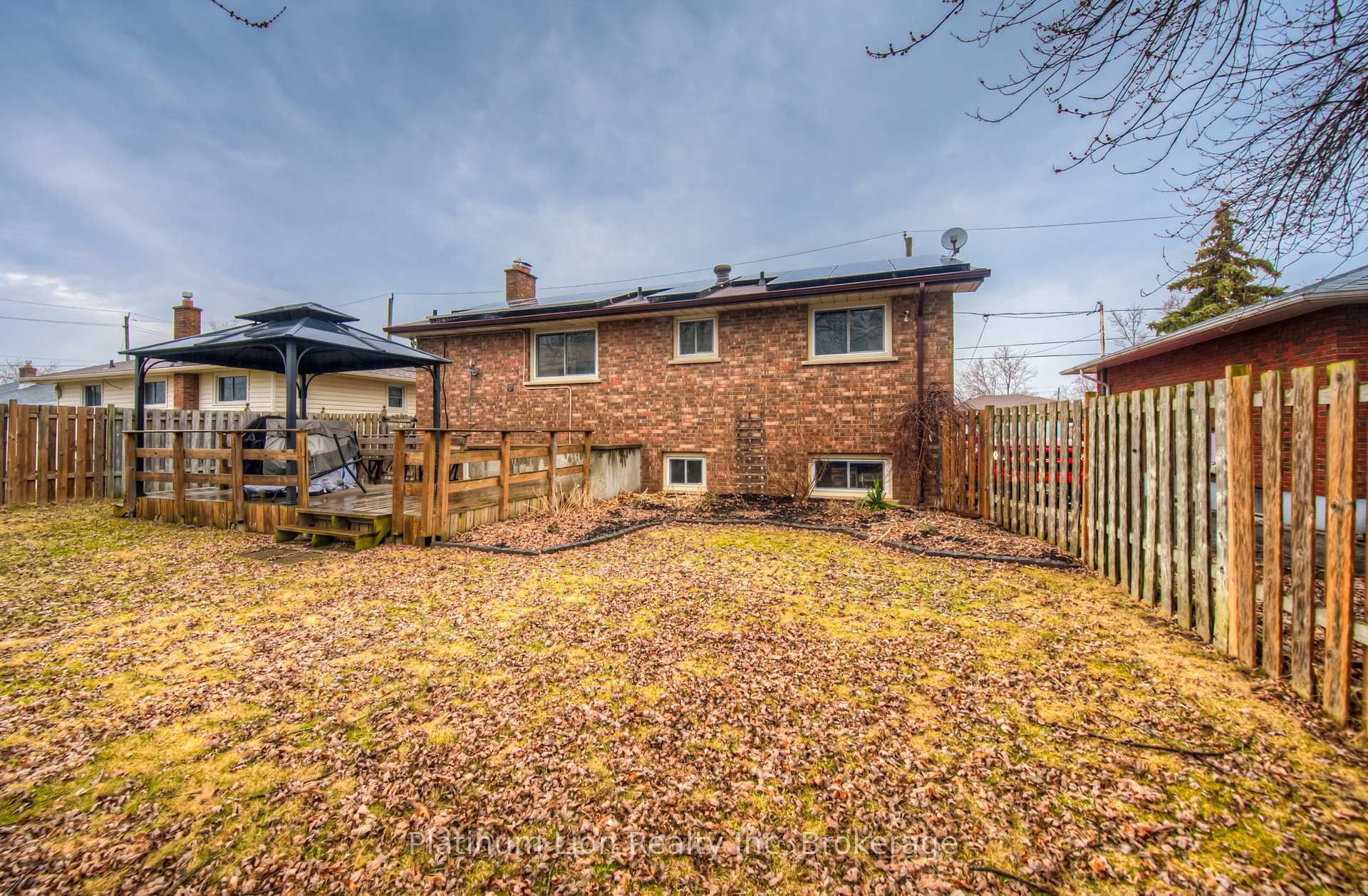 Photo 36 of 22 Battersea Avenue, St. Catharines, Secord Woods — HOMEH