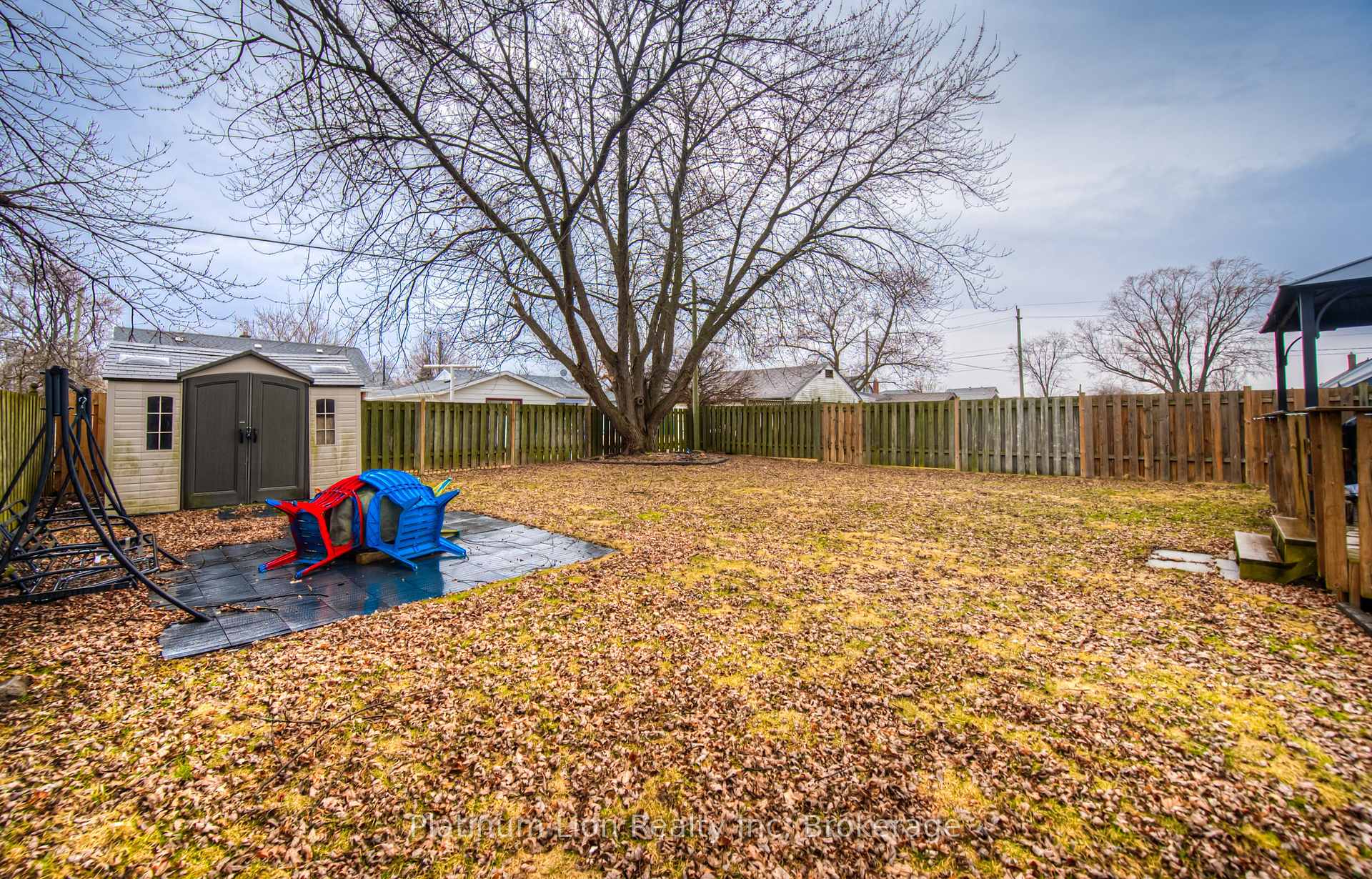 Photo 37 of 22 Battersea Avenue, St. Catharines, Secord Woods — HOMEH