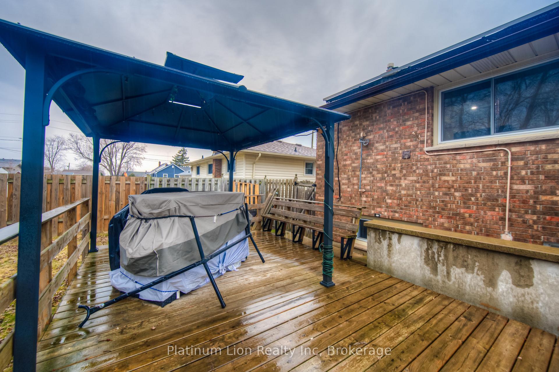 Photo 40 of 22 Battersea Avenue, St. Catharines, Secord Woods — HOMEH