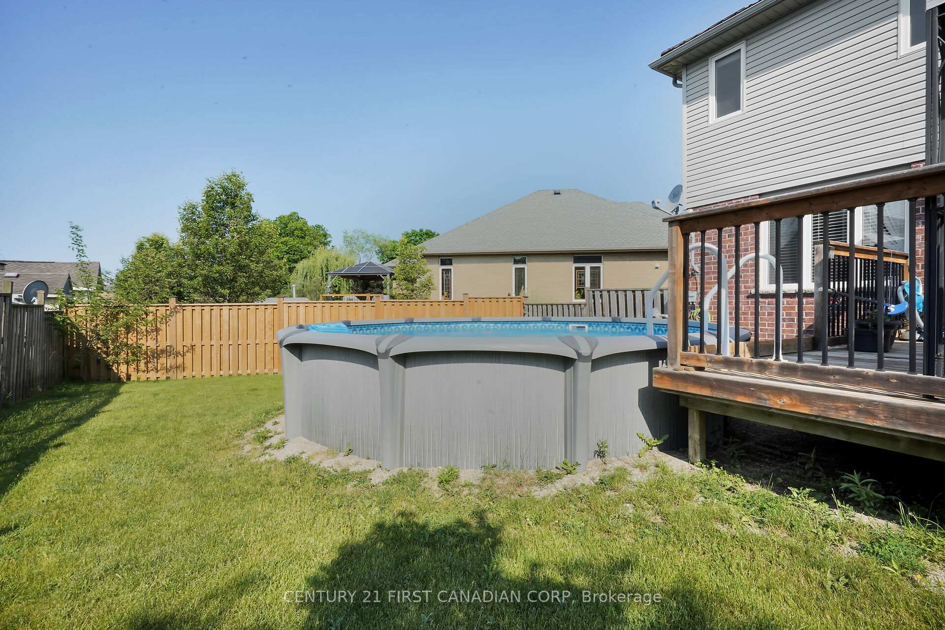 Photo 1 of 12 Hawthorn Court, St. Thomas — HOMEH