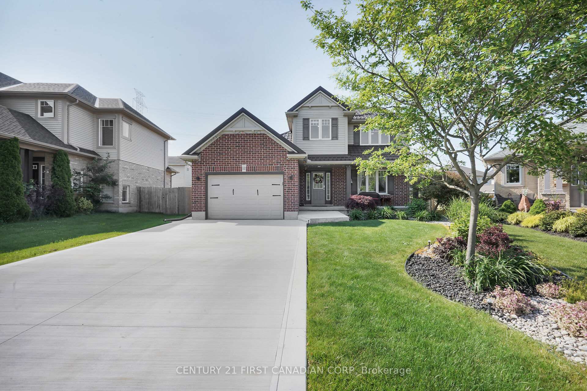 Photo 3 of 12 Hawthorn Court, St. Thomas — HOMEH