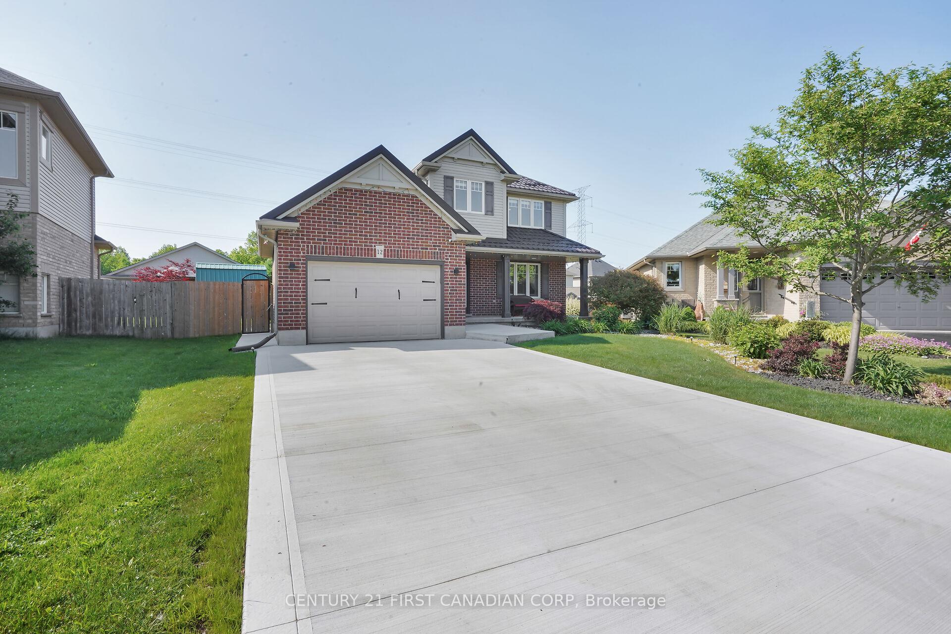 Photo 4 of 12 Hawthorn Court, St. Thomas — HOMEH