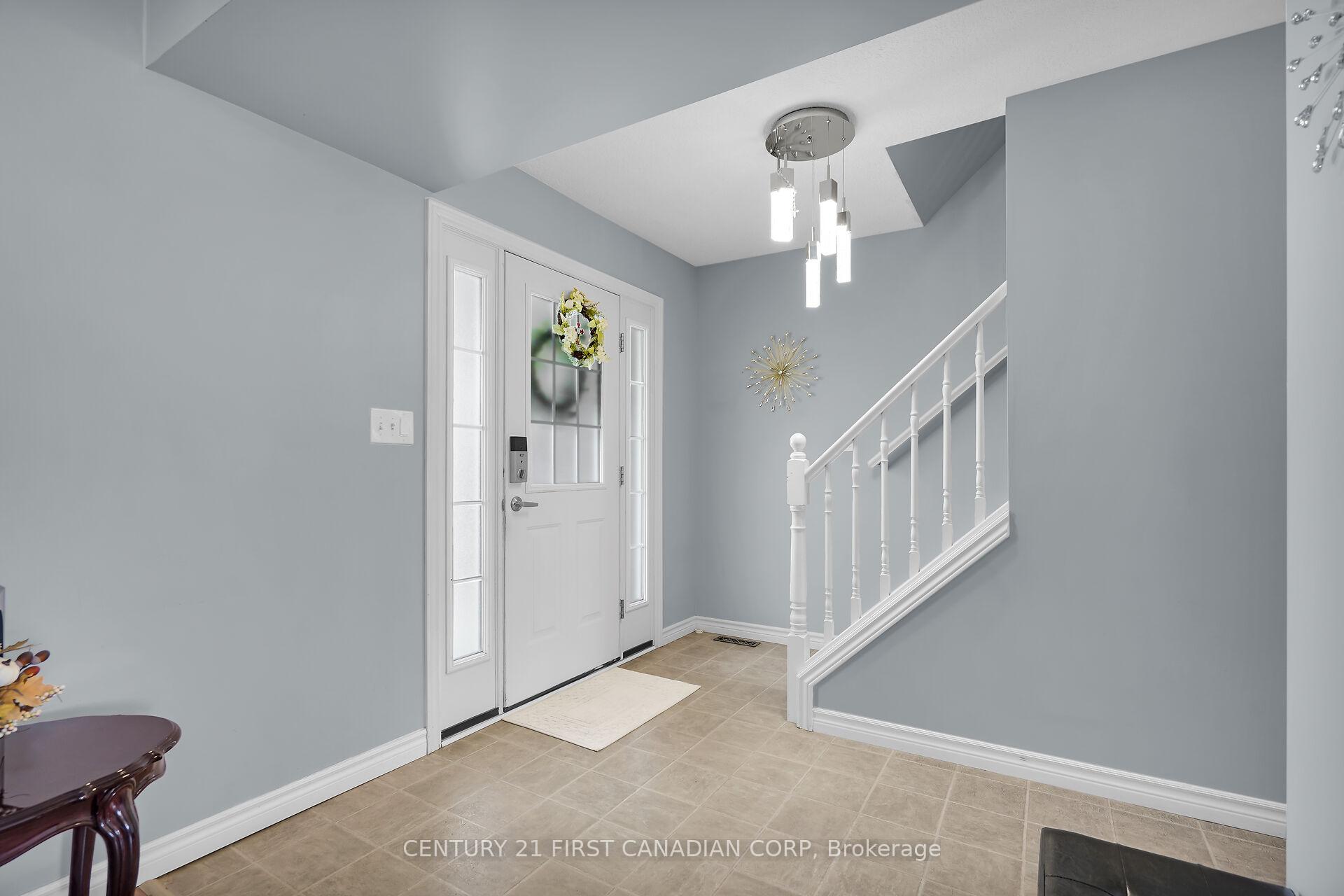 Photo 7 of 12 Hawthorn Court, St. Thomas — HOMEH