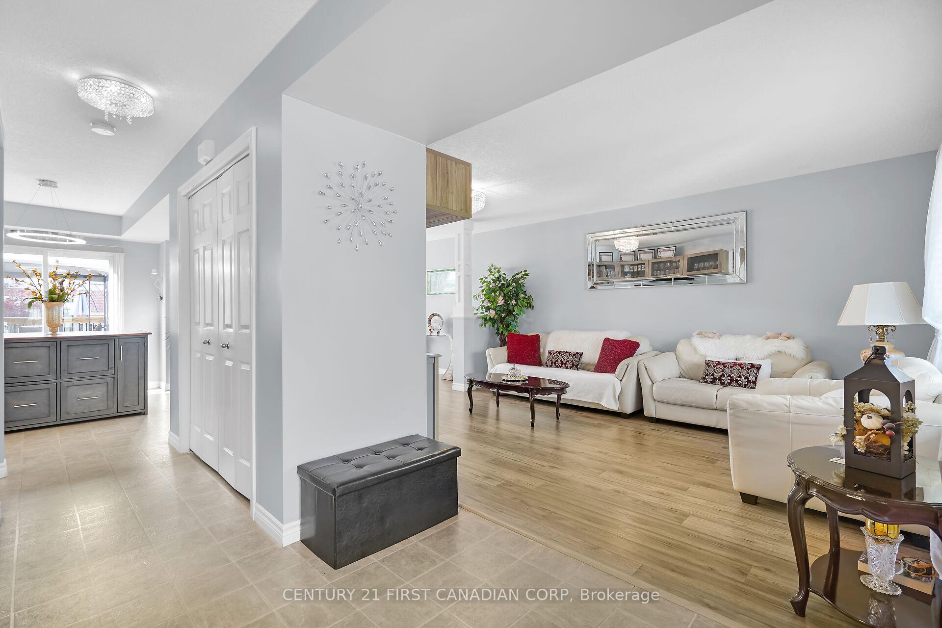 Photo 8 of 12 Hawthorn Court, St. Thomas — HOMEH