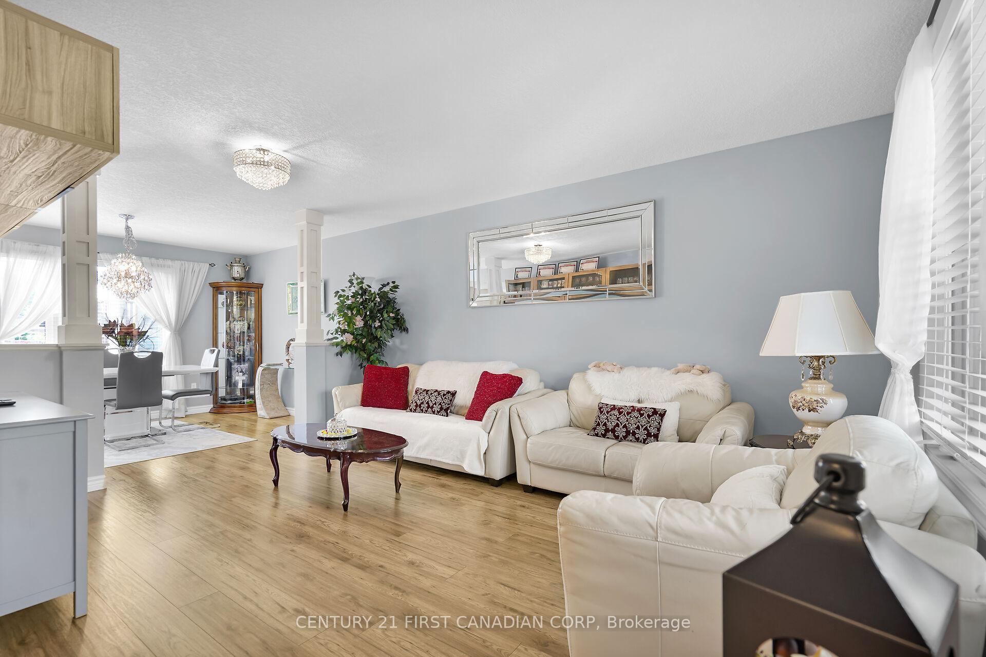 Photo 9 of 12 Hawthorn Court, St. Thomas — HOMEH