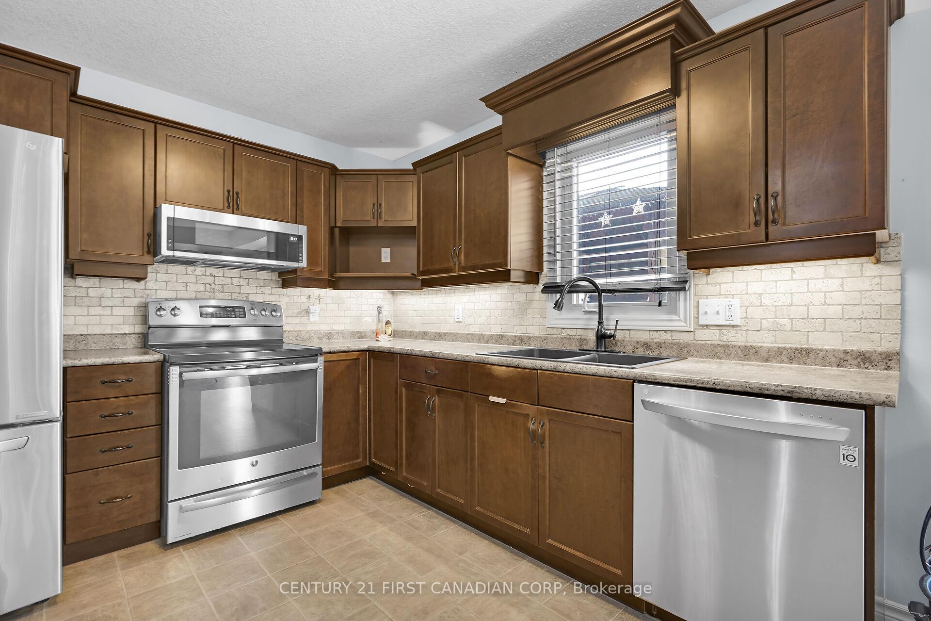 Photo 17 of 12 Hawthorn Court, St. Thomas — HOMEH